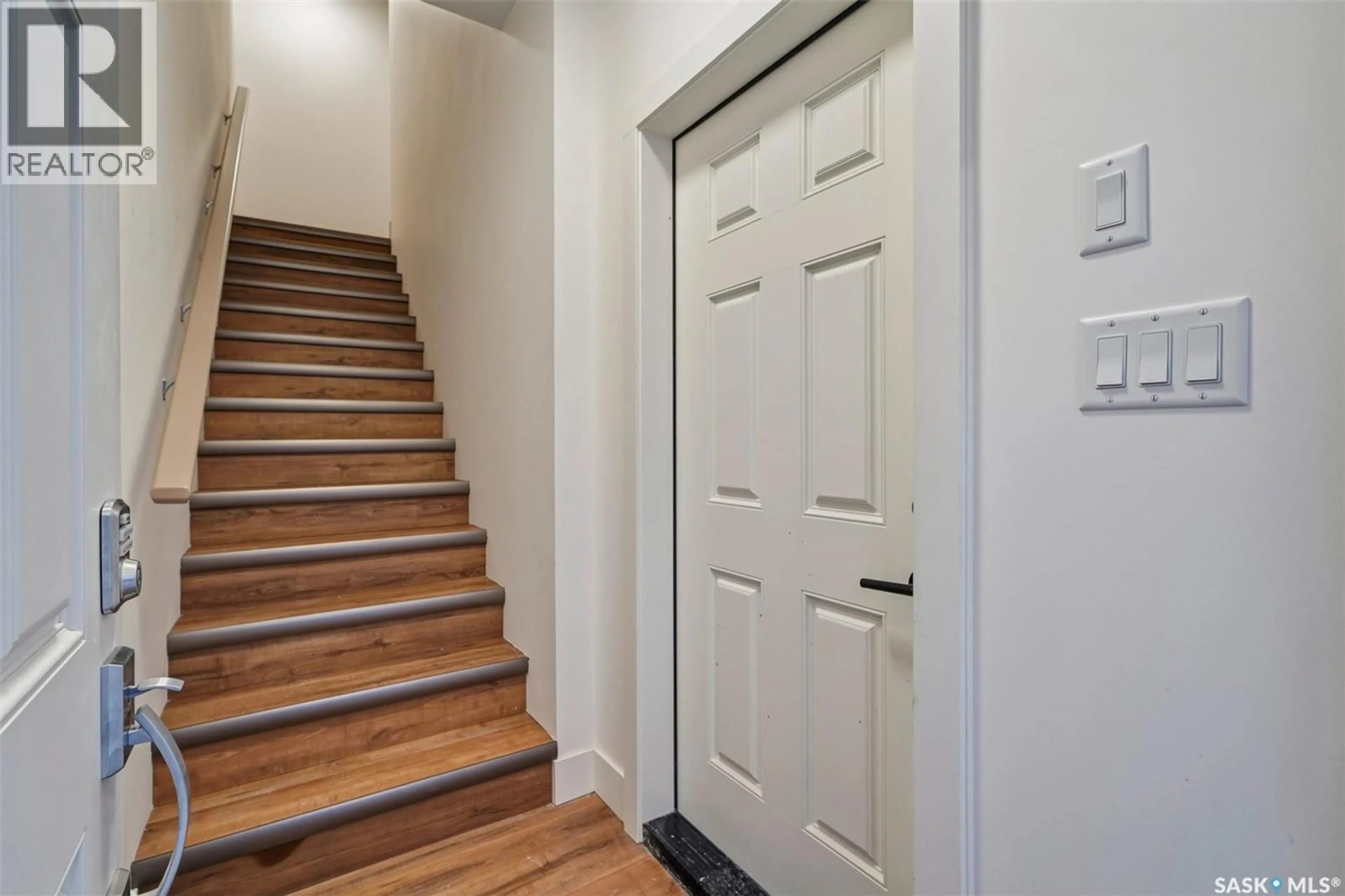 Unknown for 220 - 3220 11TH STREET, Saskatoon Saskatchewan S7M5M4