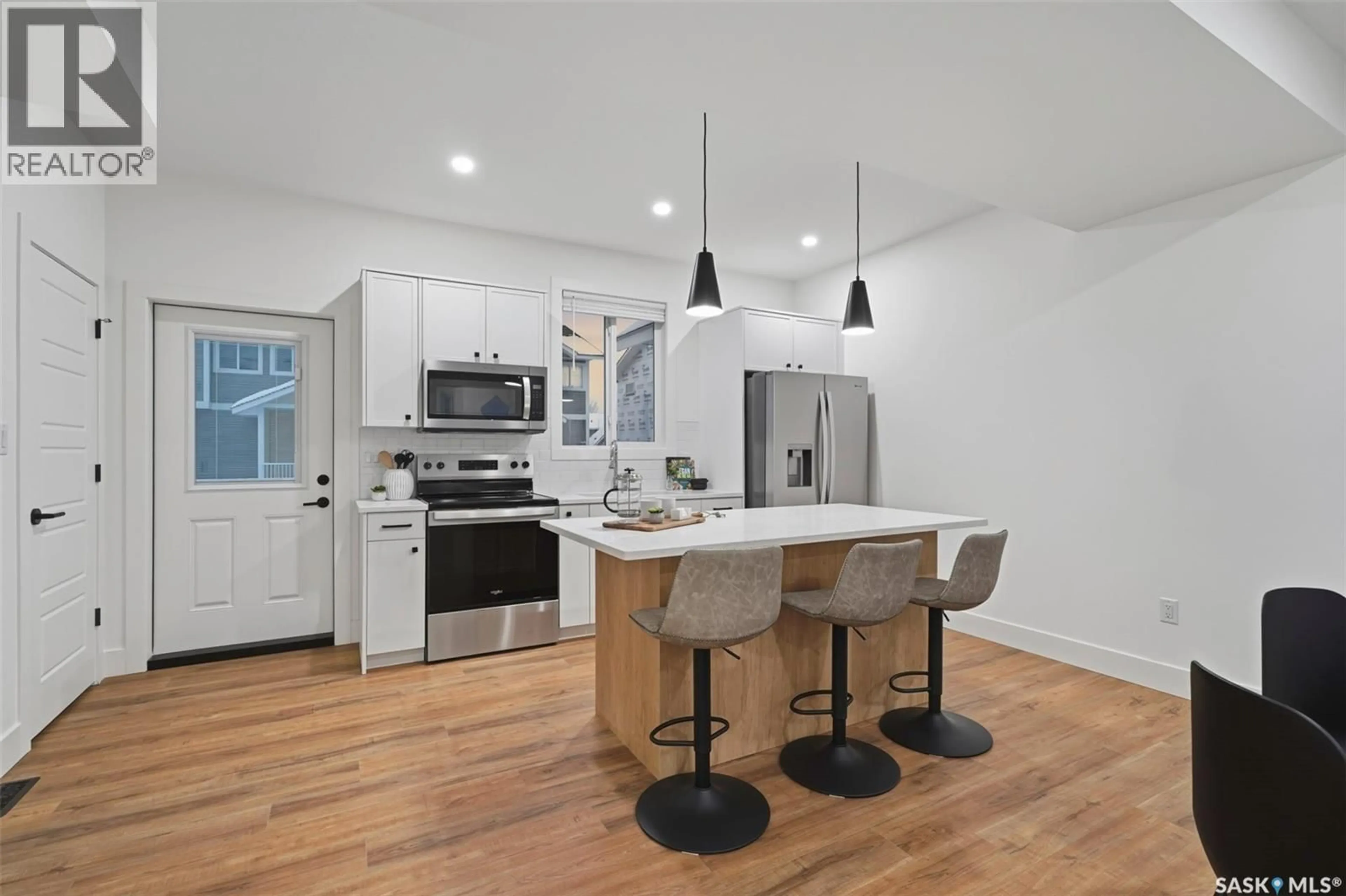 Open concept kitchen, unknown for 220 - 3220 11TH STREET, Saskatoon Saskatchewan S7M5M4