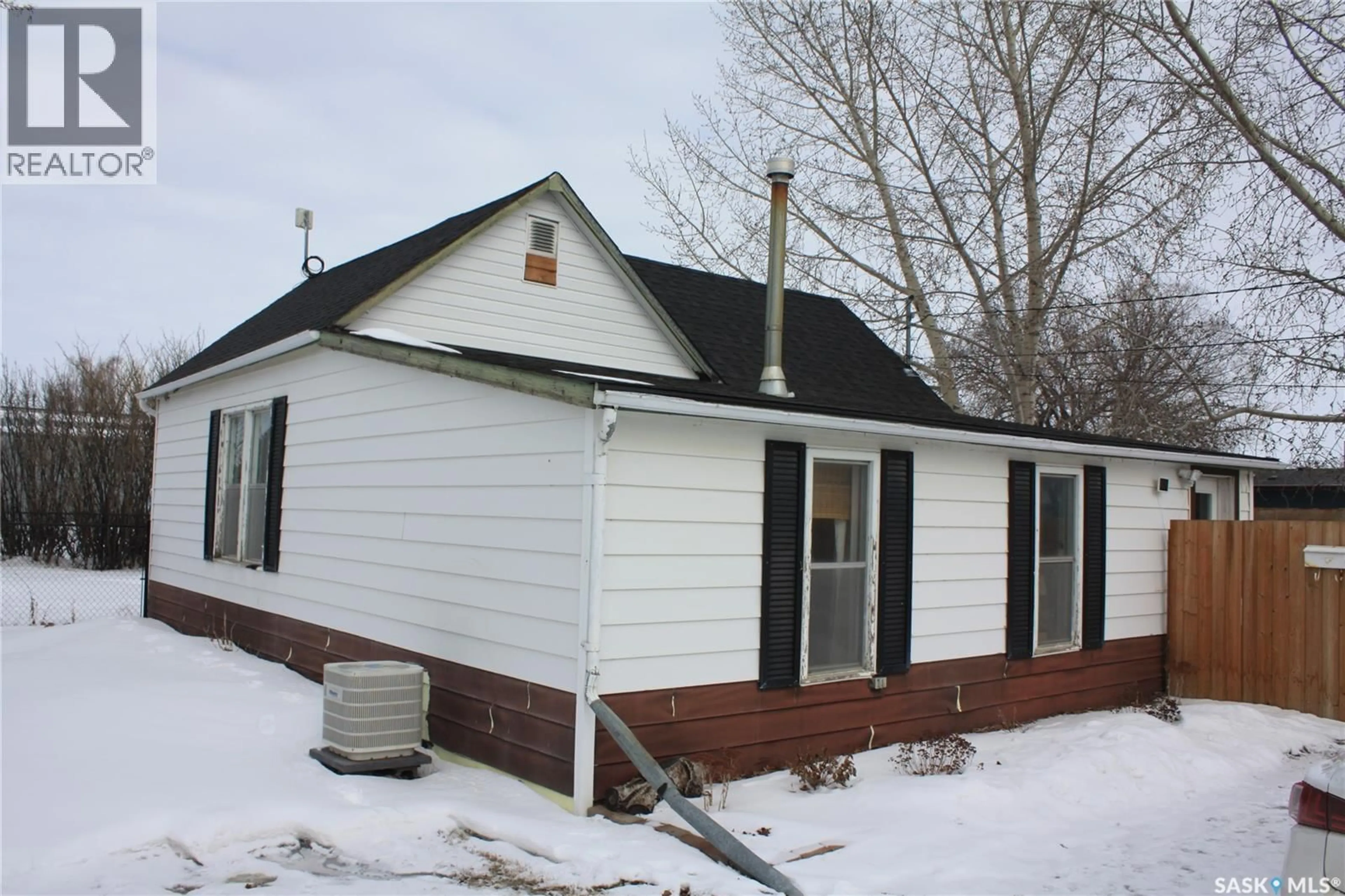 Shed for 200 3RD STREET, Dundurn Saskatchewan S0K1K0