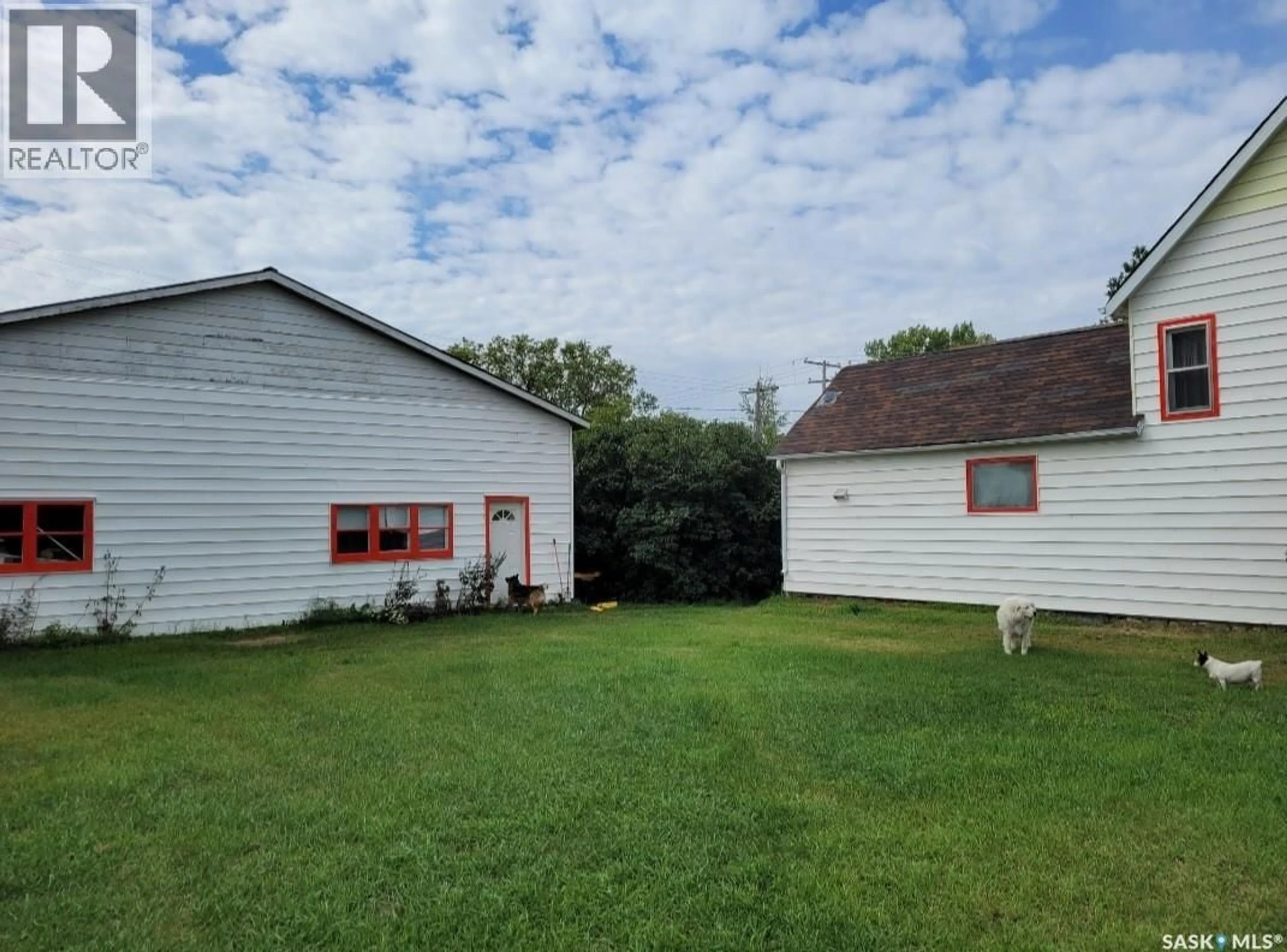 A pic from outside/outdoor area/front of a property/back of a property/a pic from drone, unknown for 105 AMHERST STREET, Govan Saskatchewan S0G1Z0