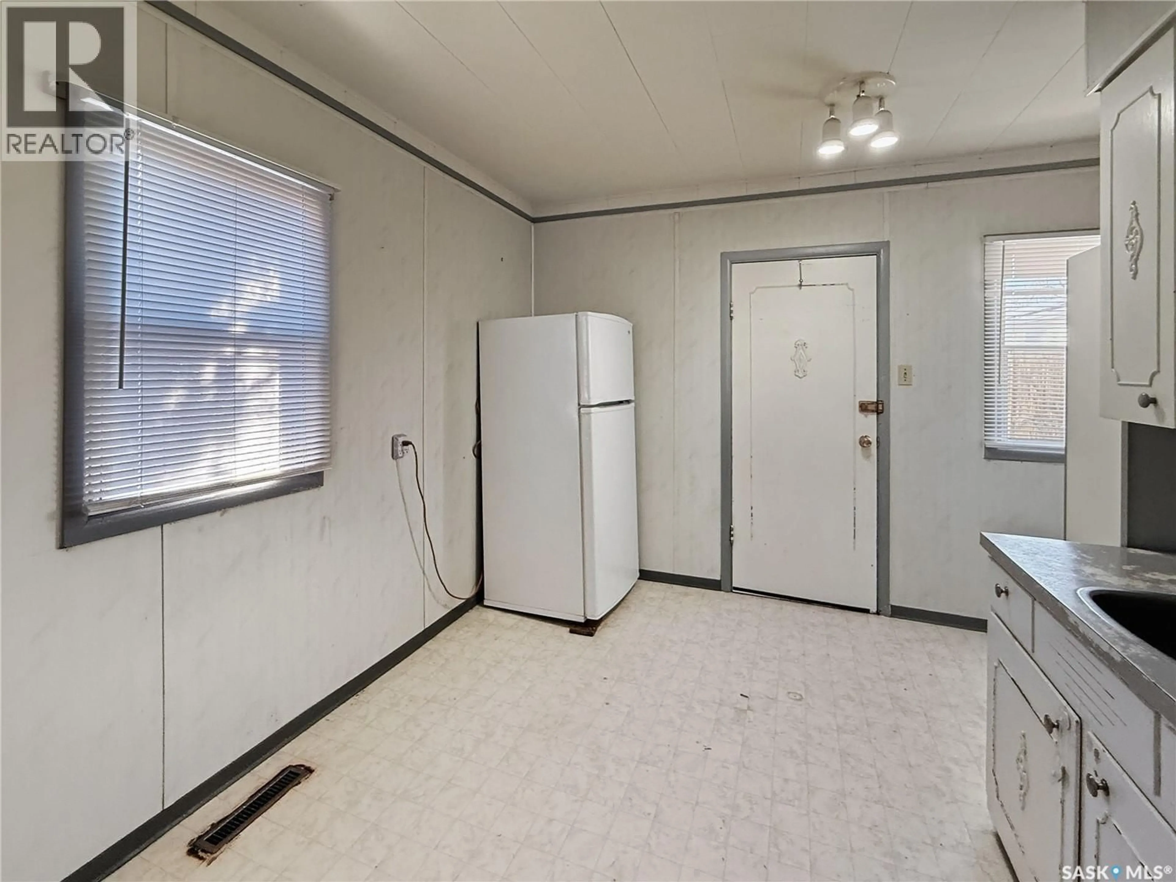 A pic of a room for 96 10TH AVENUE, Swift Current Saskatchewan S9H2T2