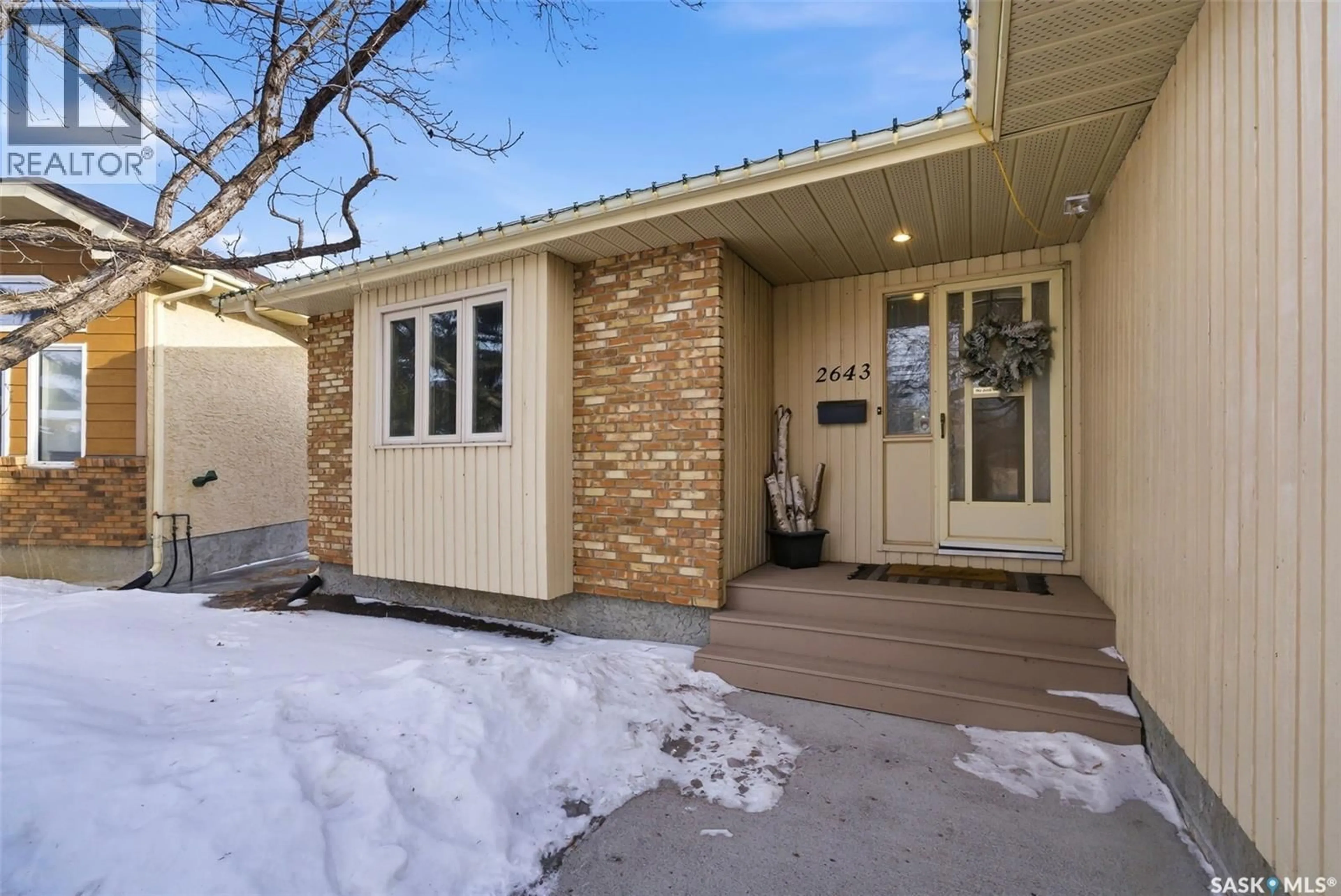 Indoor entryway for 2643 LACOMBE CRESCENT, Regina Saskatchewan S4V1T4