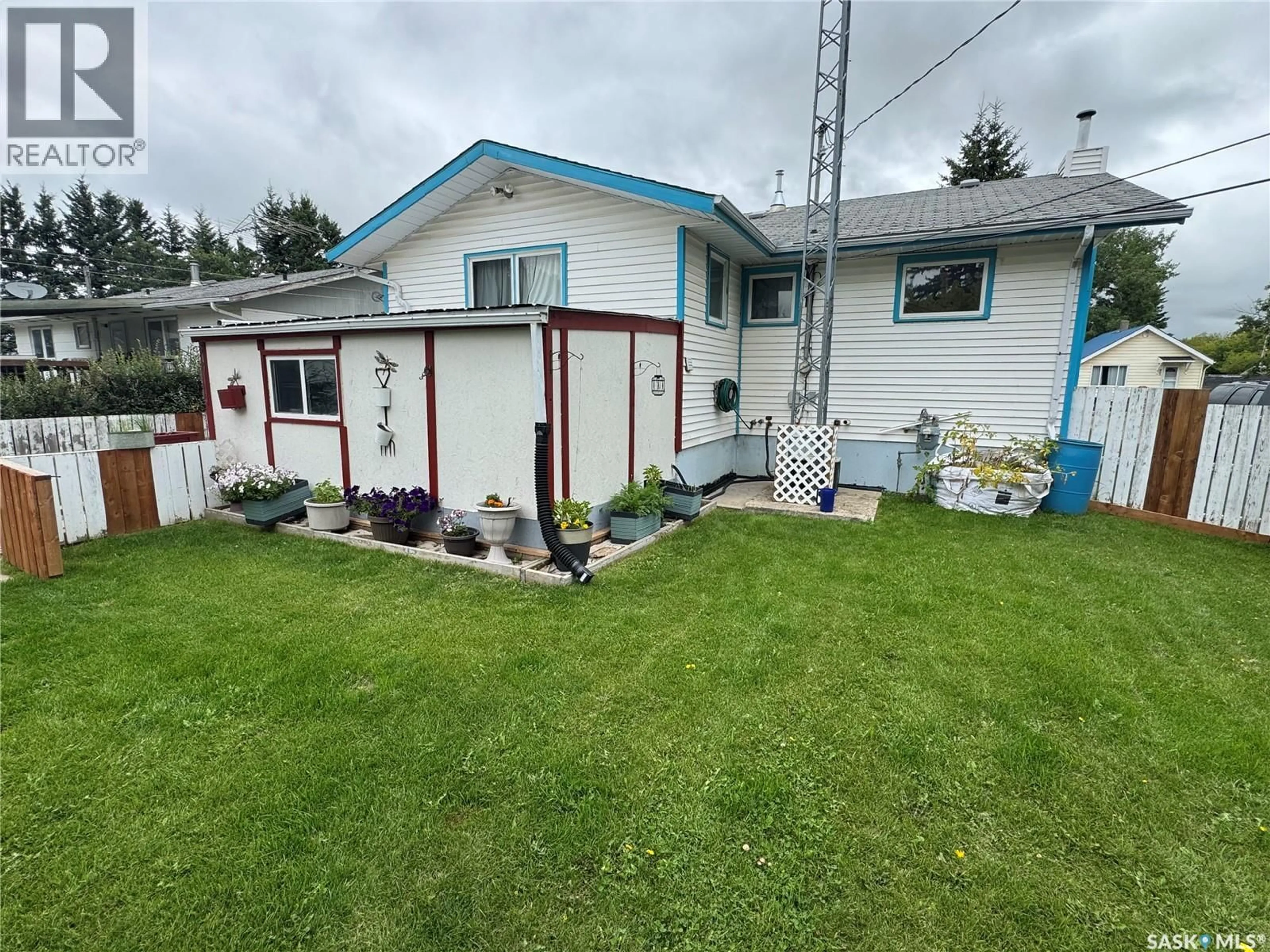 A pic from outside/outdoor area/front of a property/back of a property/a pic from drone, unknown for 202 2ND AVENUE, Spalding Saskatchewan S0K4C0