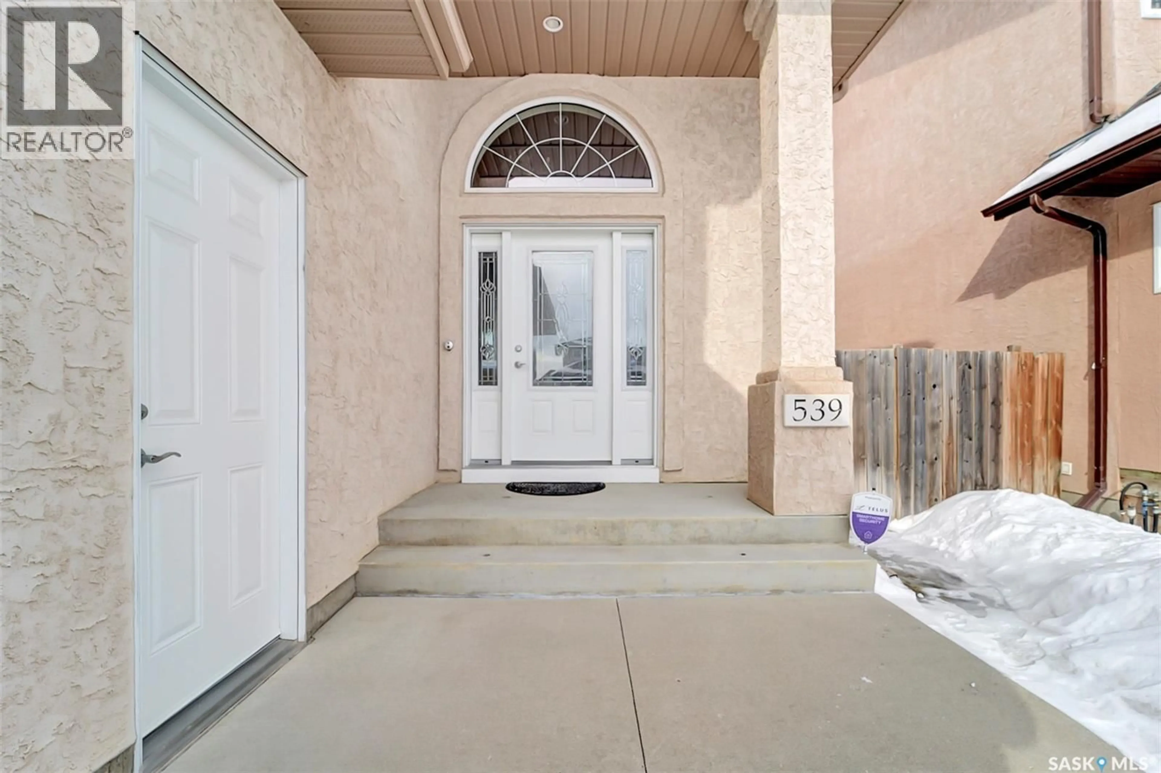 Indoor entryway for 539 BECKETT CRESCENT, Saskatoon Saskatchewan S7N4X3