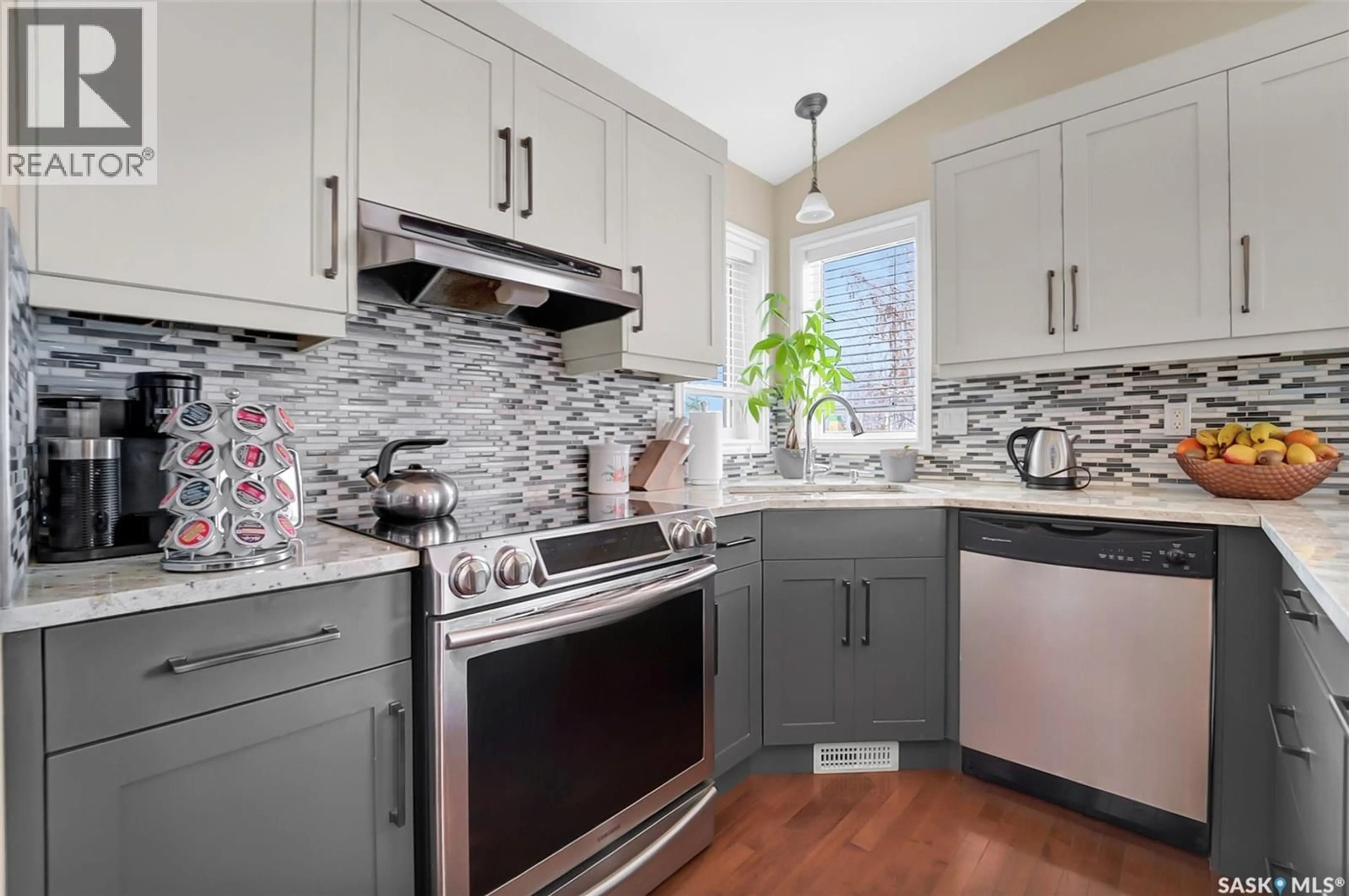 Open concept kitchen, ceramic/tile floor for 539 BECKETT CRESCENT, Saskatoon Saskatchewan S7N4X3