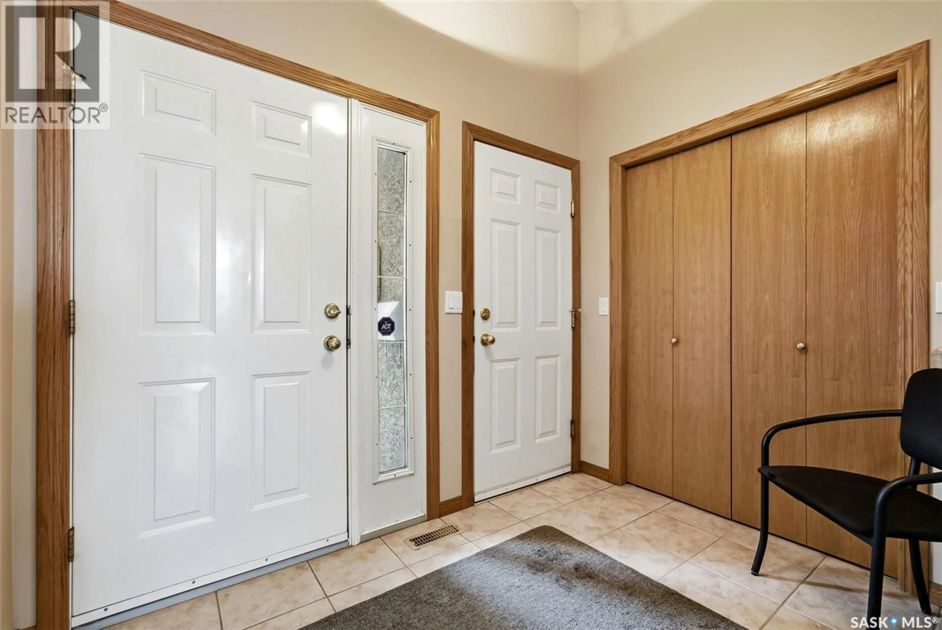 Indoor entryway for 3731 KEW PLACE, Regina Saskatchewan S4V2V9