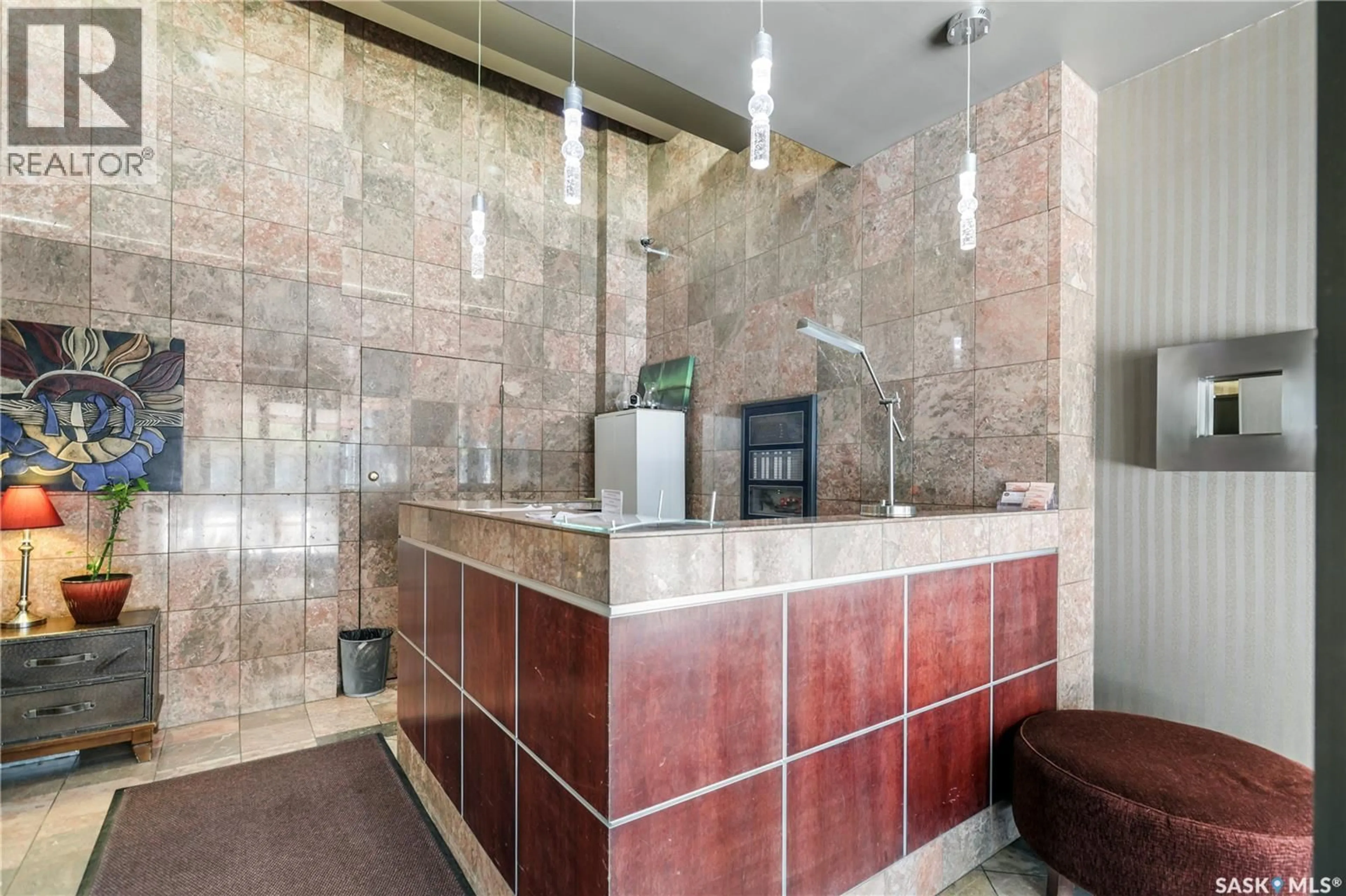 Contemporary bathroom, ceramic/tile floor for 1867 - 1106 HAMILTON STREET, Regina Saskatchewan S4P2C2