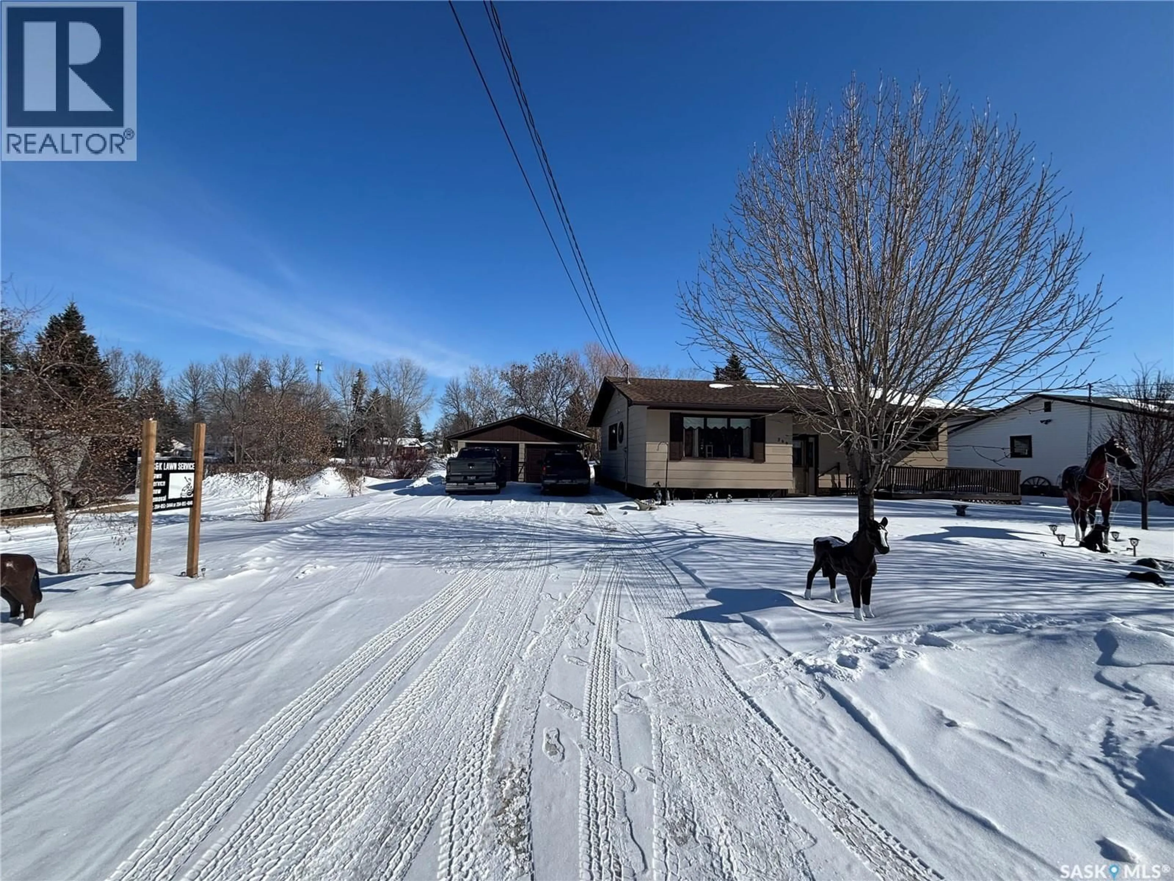 A pic from outside/outdoor area/front of a property/back of a property/a pic from drone, street for 299 9TH AVENUE, Broadview Saskatchewan S0G0K0
