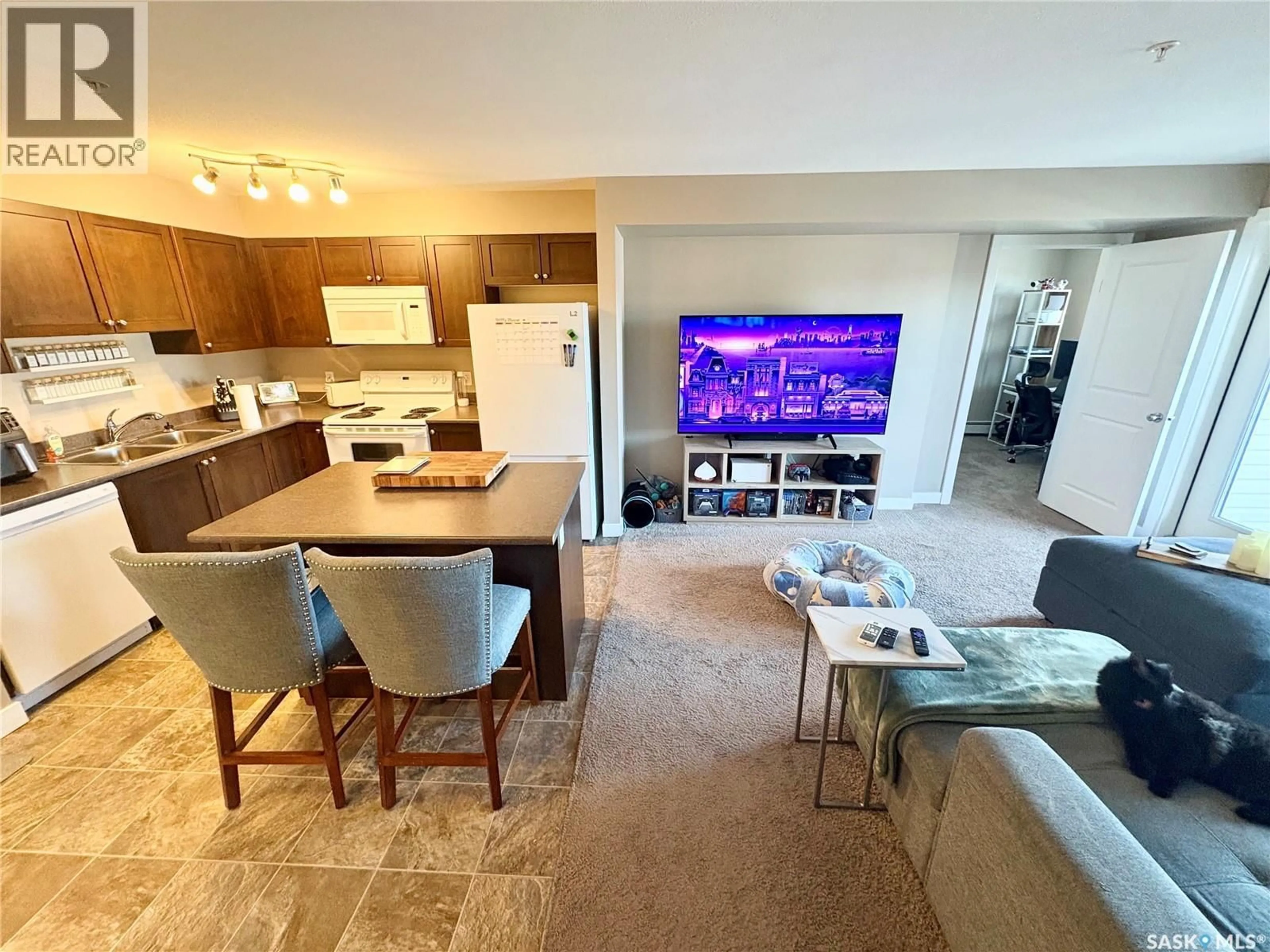 Open concept kitchen, unknown for 203 - 820 5TH STREET, Weyburn Saskatchewan S4H2V2