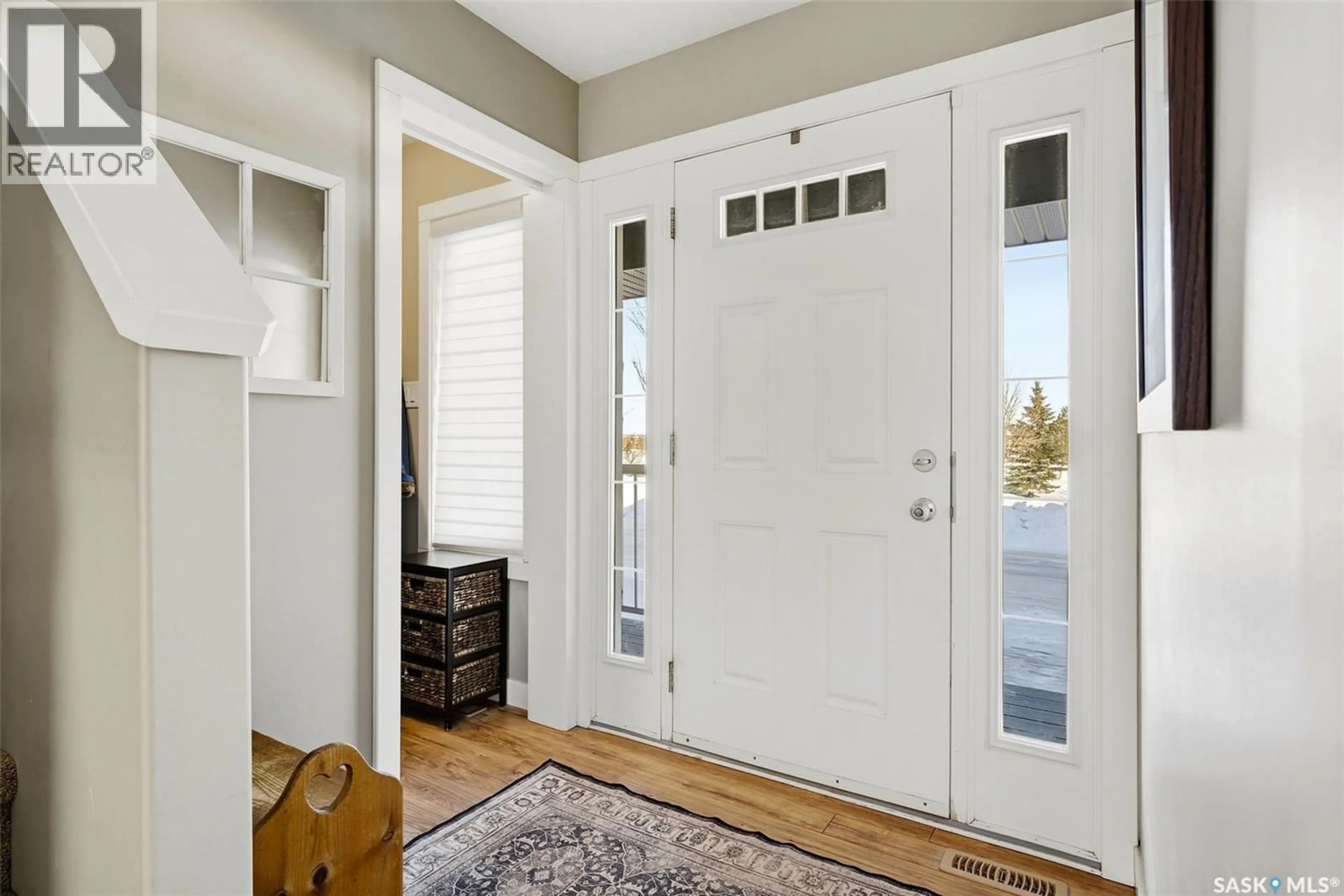 Indoor entryway for E - 4333 GREEN APPLE DRIVE, Regina Saskatchewan S4V1R3