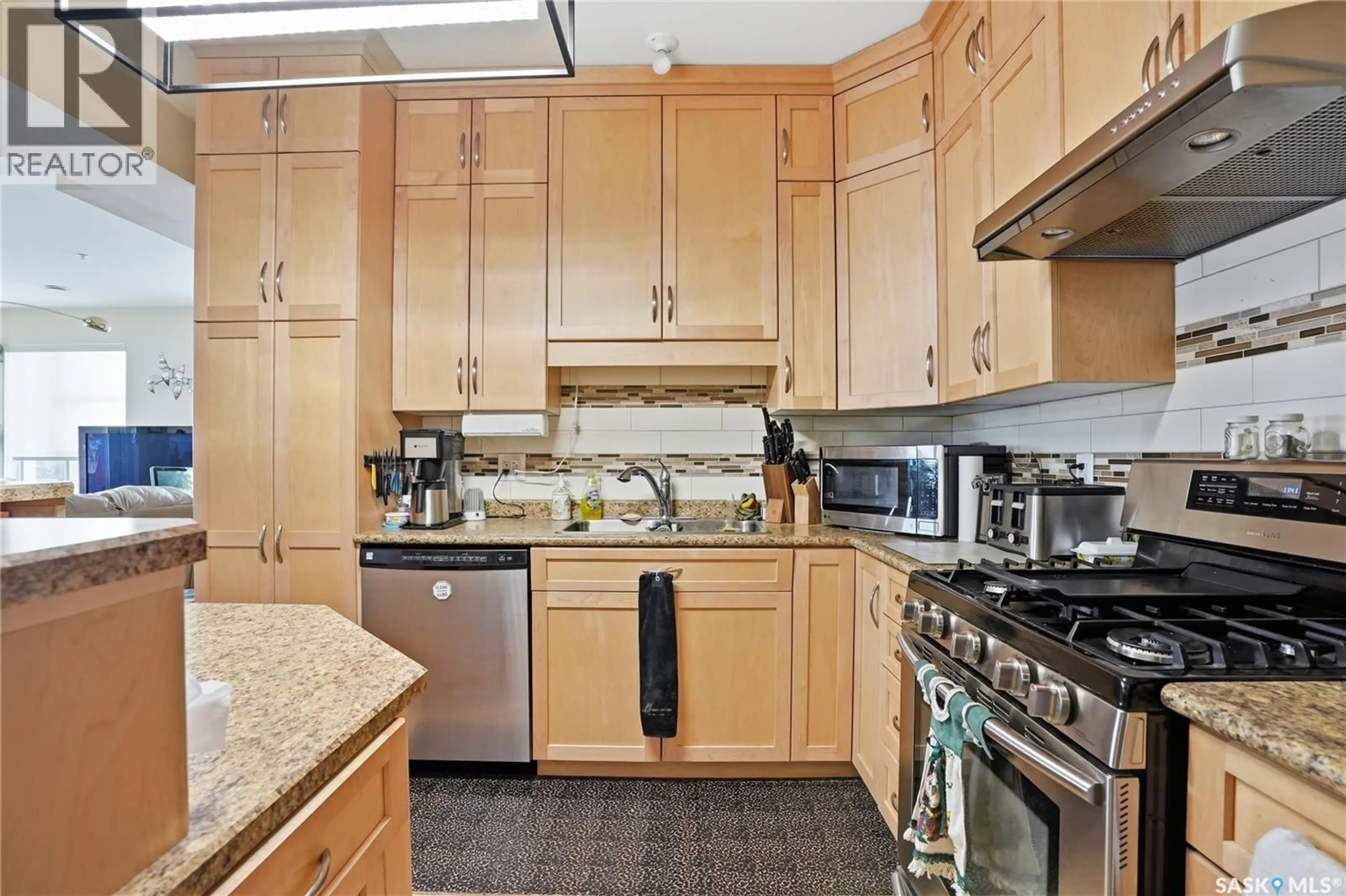 Standard kitchen, ceramic/tile floor for S - 304 530 J AVENUE, Saskatoon Saskatchewan S7M2A8