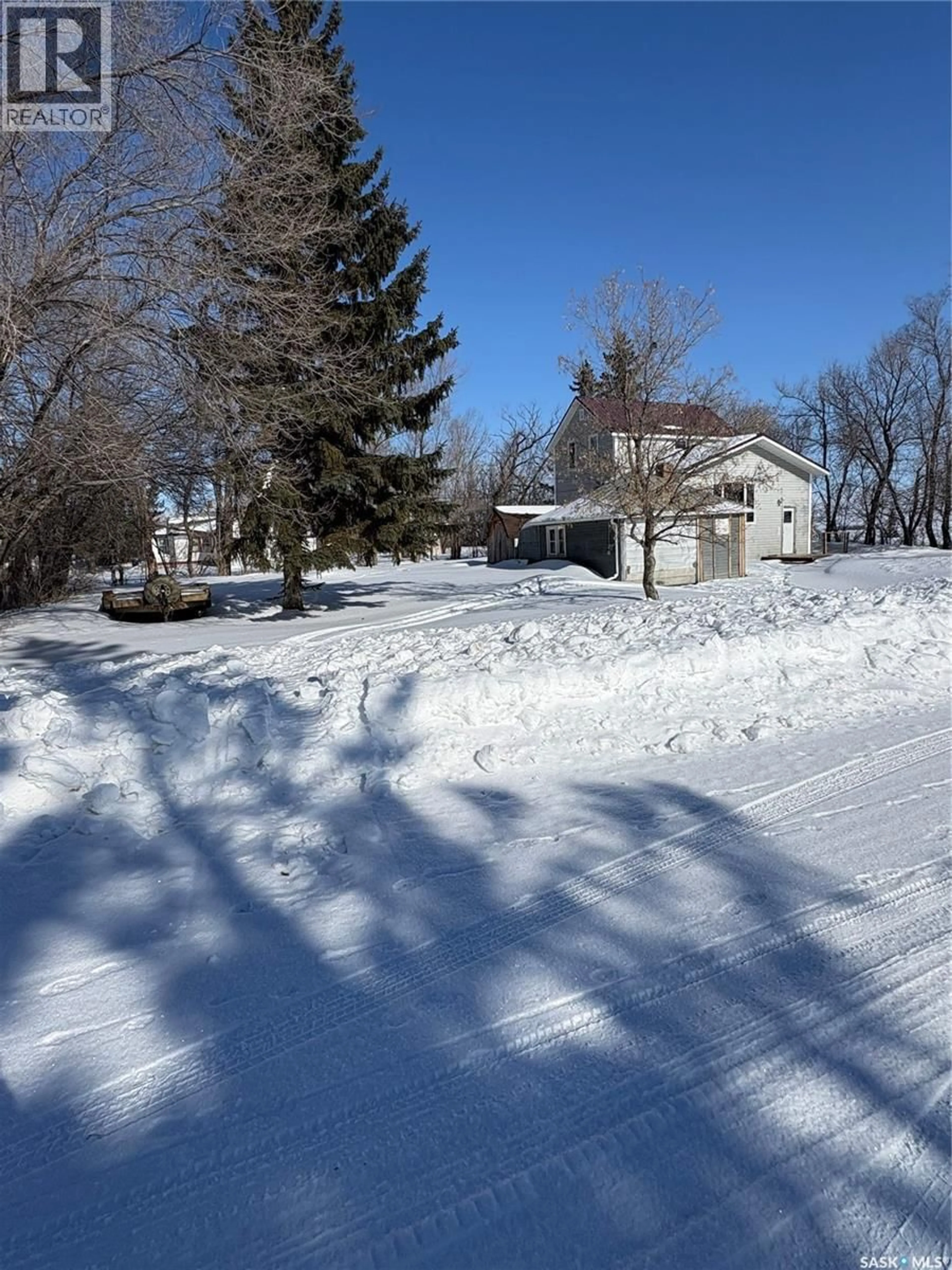 A pic from outside/outdoor area/front of a property/back of a property/a pic from drone, street for 708 QU'APPELLE AVENUE, Abernethy Saskatchewan S0A0A0