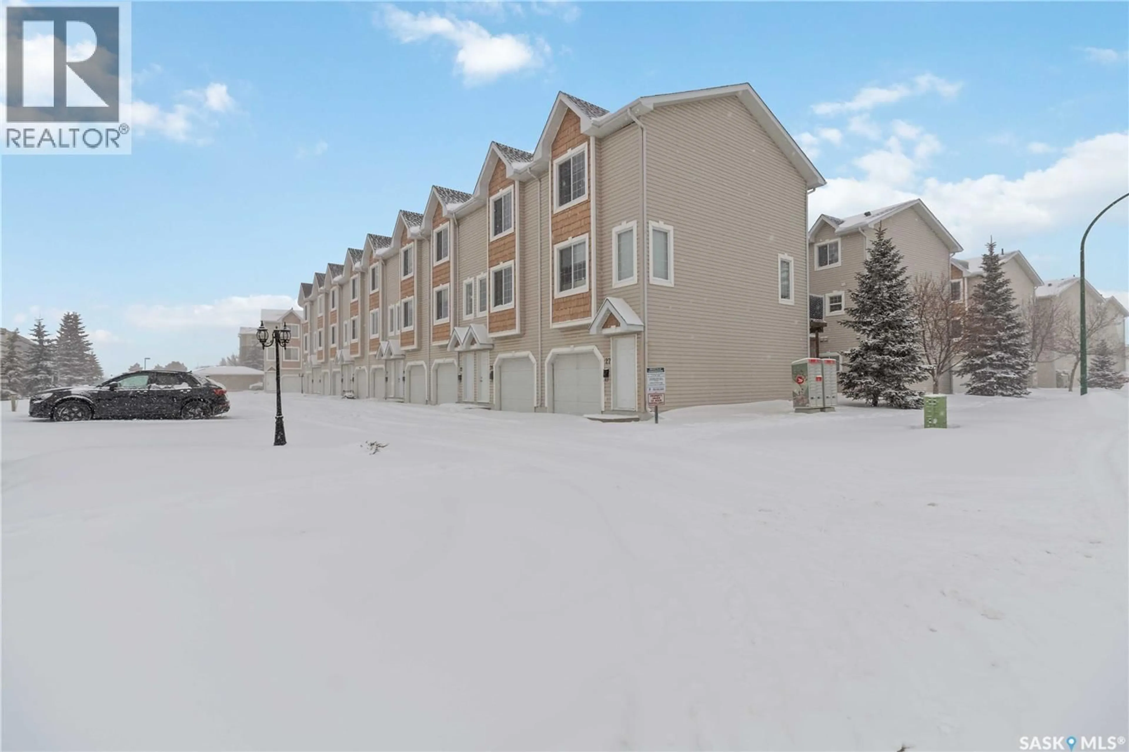 Patio, unknown for 23 243 HEROLD TERRACE, Saskatoon Saskatchewan S7V1J6