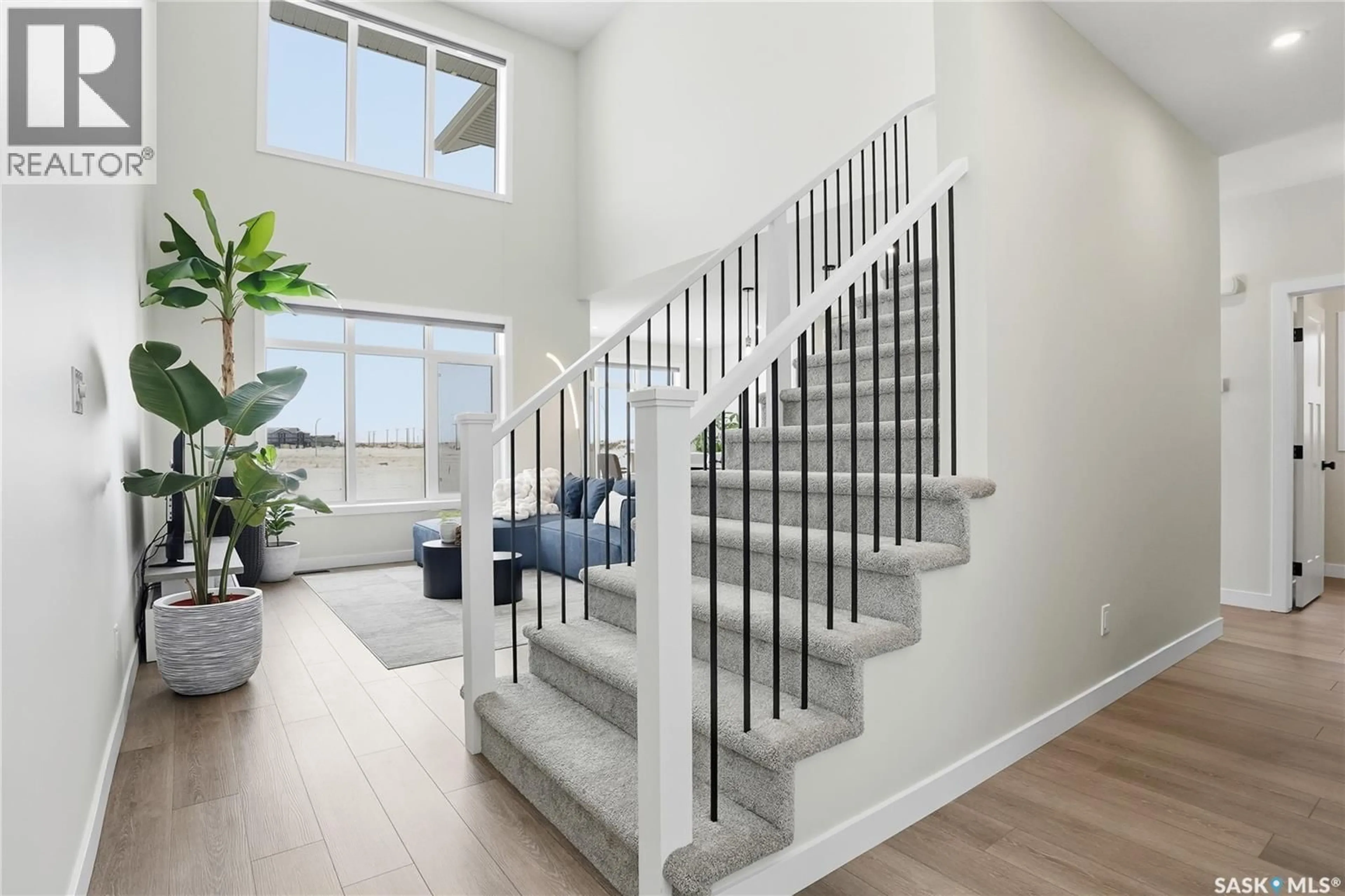 Stairs for 186 MAZUREK CRESCENT, Saskatoon Saskatchewan S7V1S2