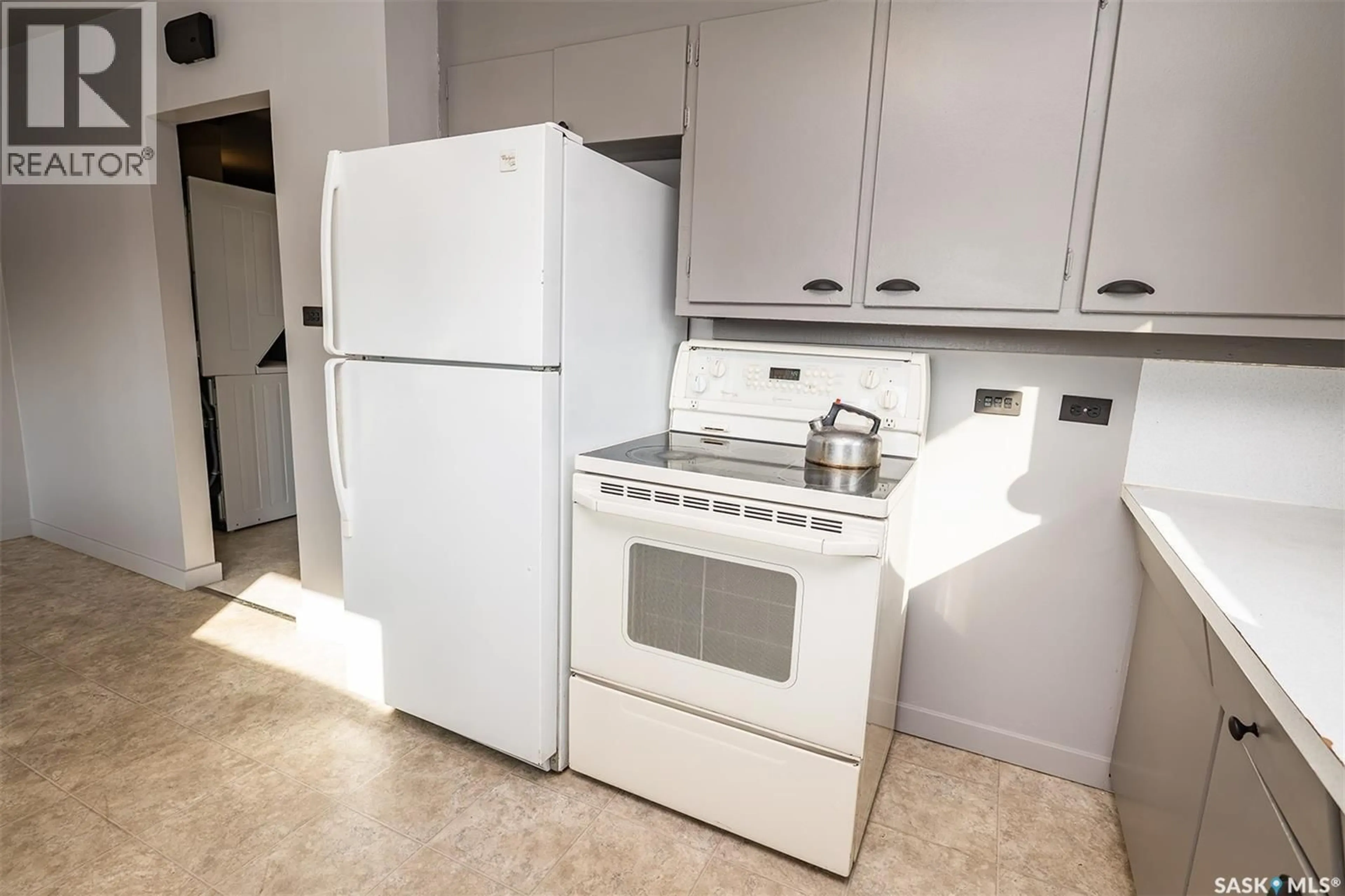 Standard kitchen, ceramic/tile floor for 608 B AVENUE, Wynyard Saskatchewan S0A4T0