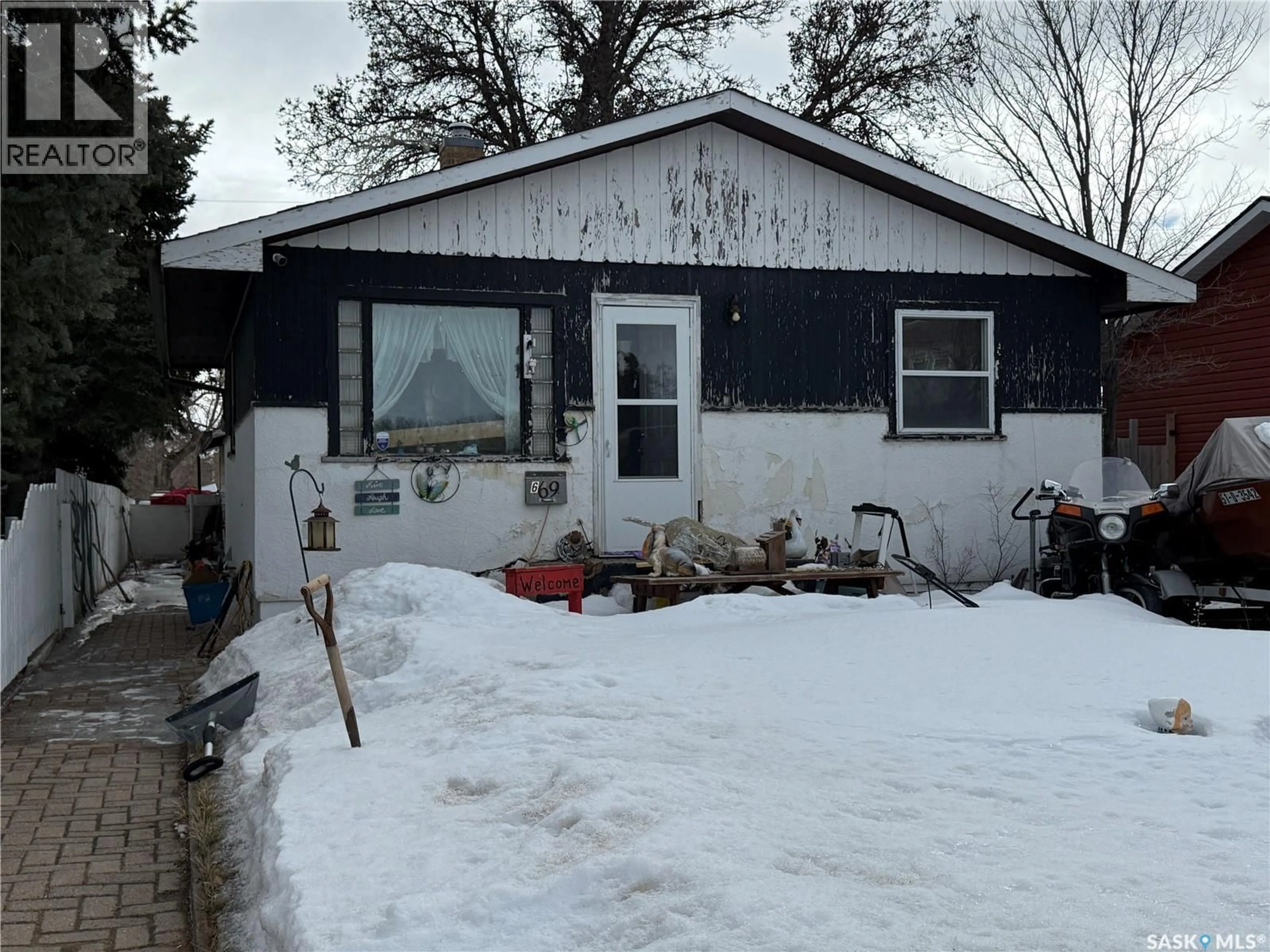 Shed for 669 STADACONA STREET, Moose Jaw Saskatchewan S6H0K1