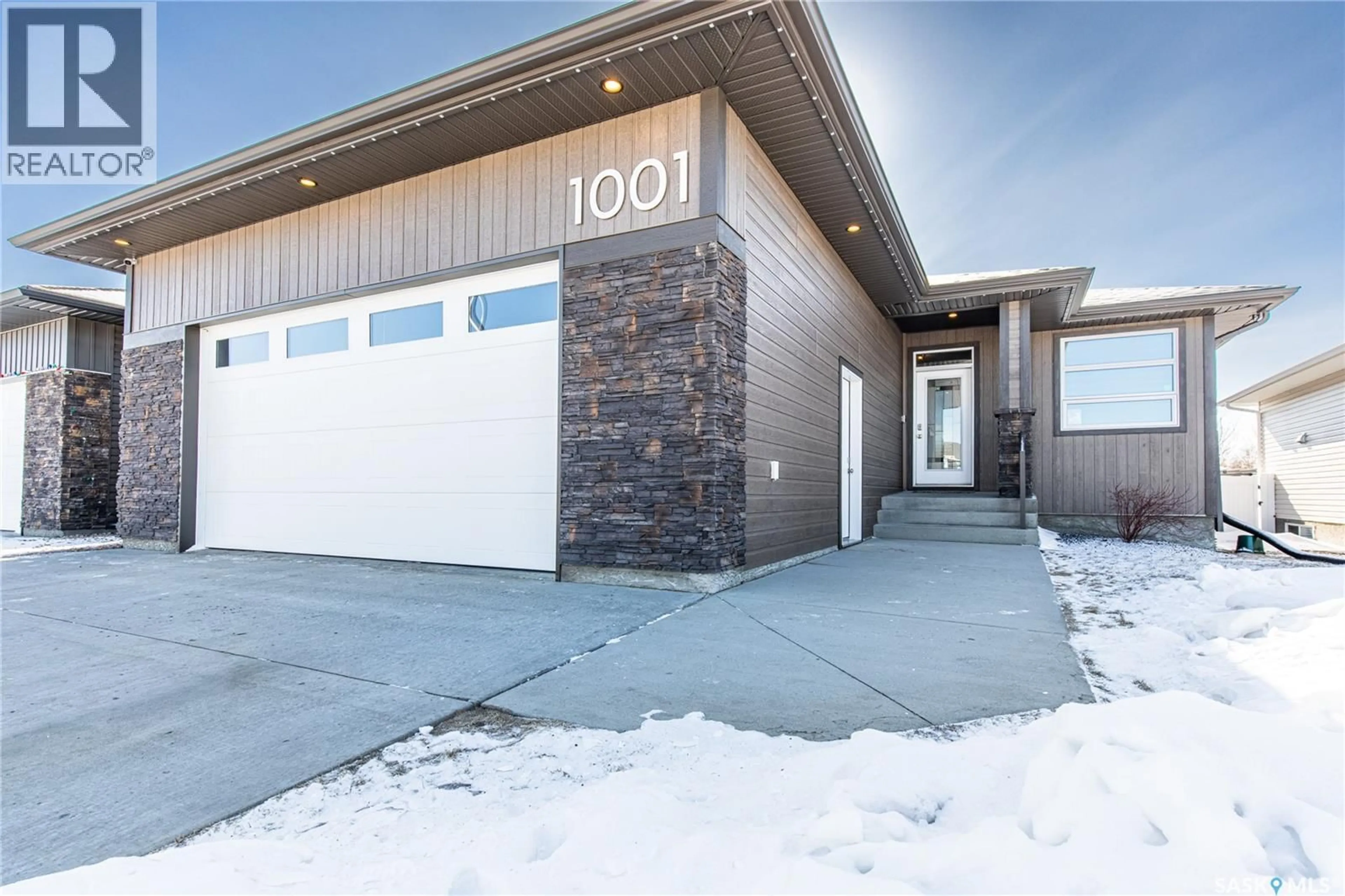 Unknown for 1001 MAPLEWOOD DRIVE, Moose Jaw Saskatchewan S6J0E4