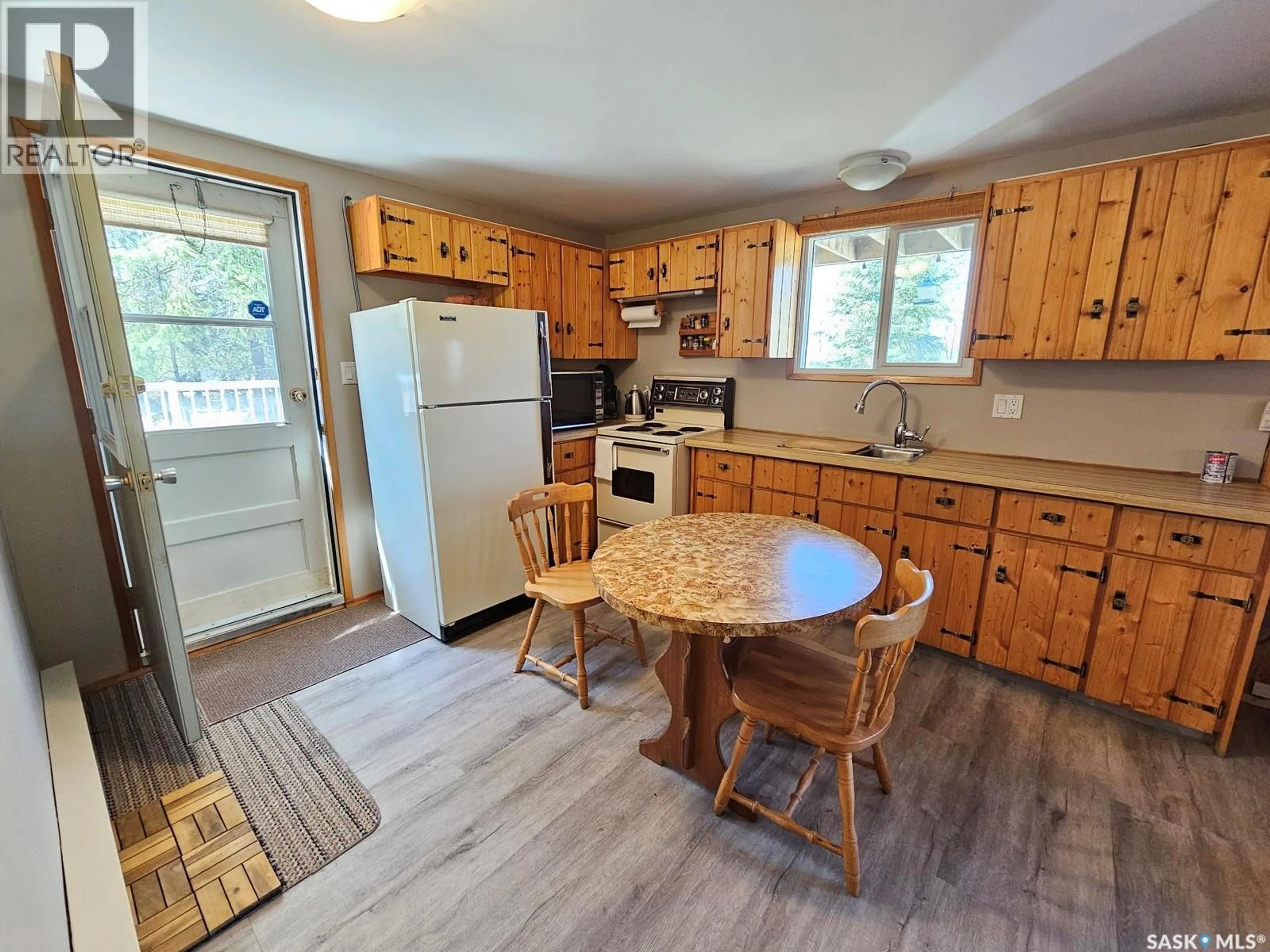 Standard kitchen, unknown for 303 CHRISTEL CRESCENT, Beaver River Rm No. 622 Saskatchewan S0M1A0