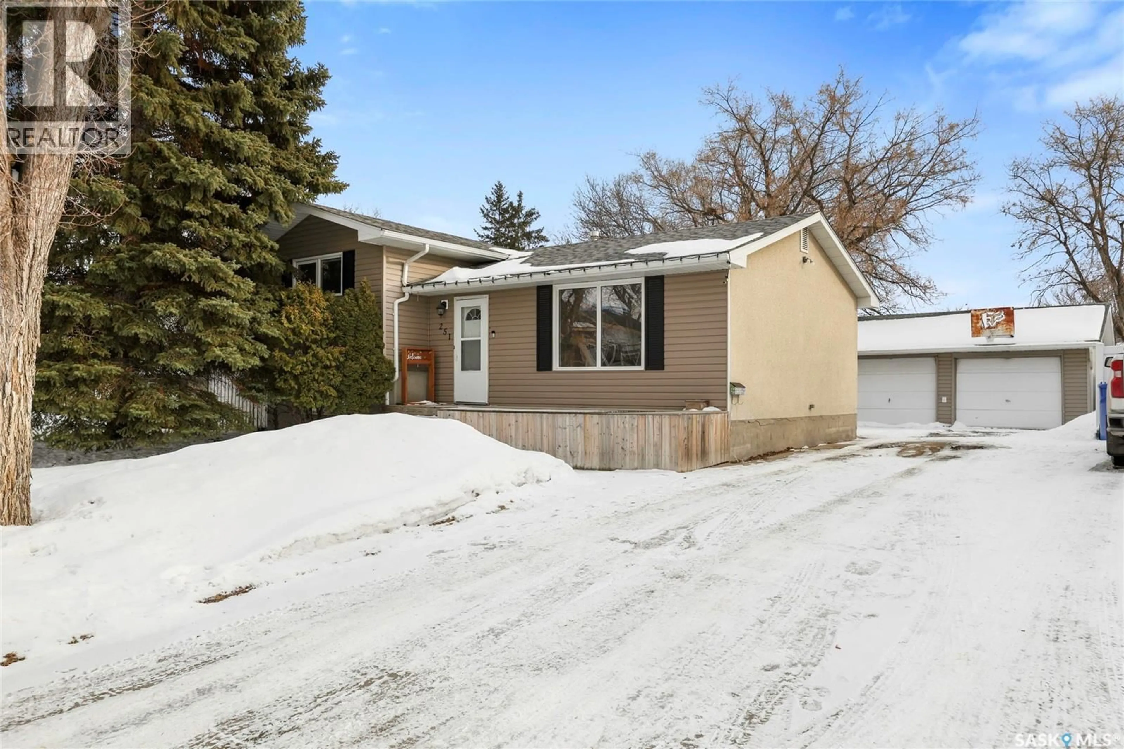 Unknown for 251 HANLEY CRESCENT, Regina Saskatchewan S4R5A9