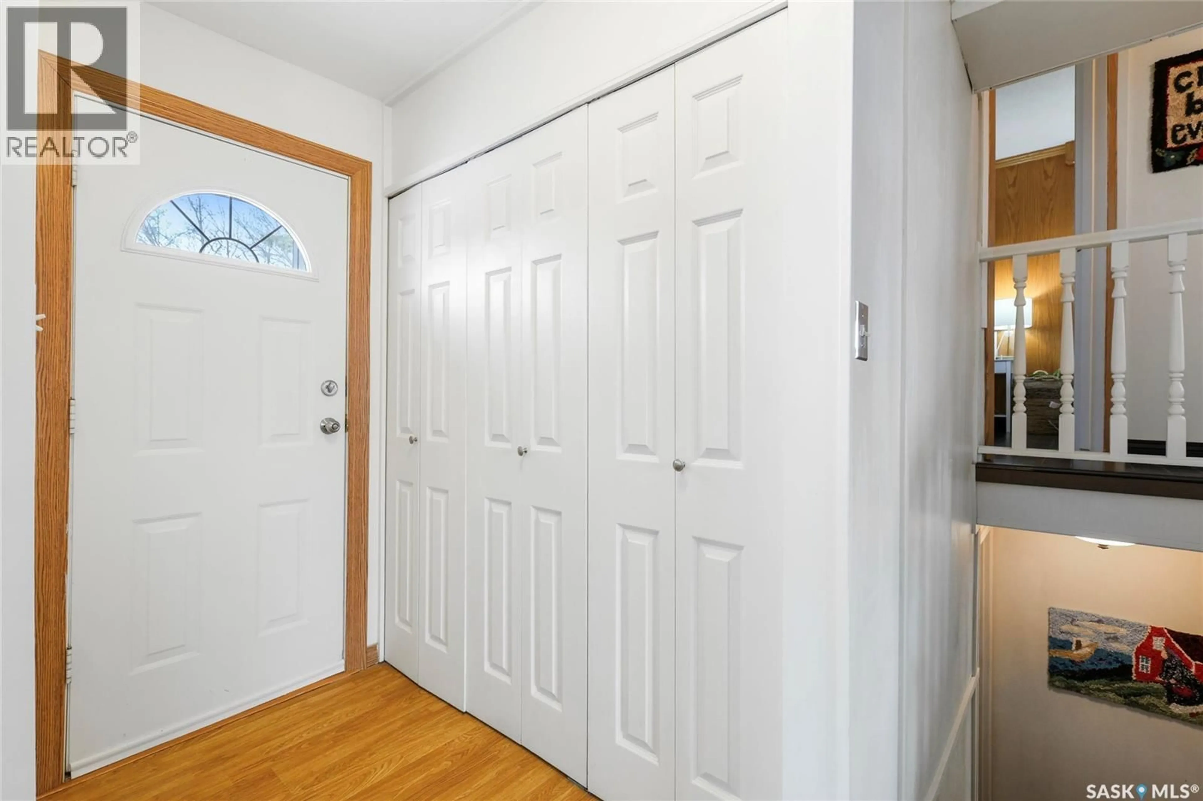 Indoor entryway for 251 HANLEY CRESCENT, Regina Saskatchewan S4R5A9