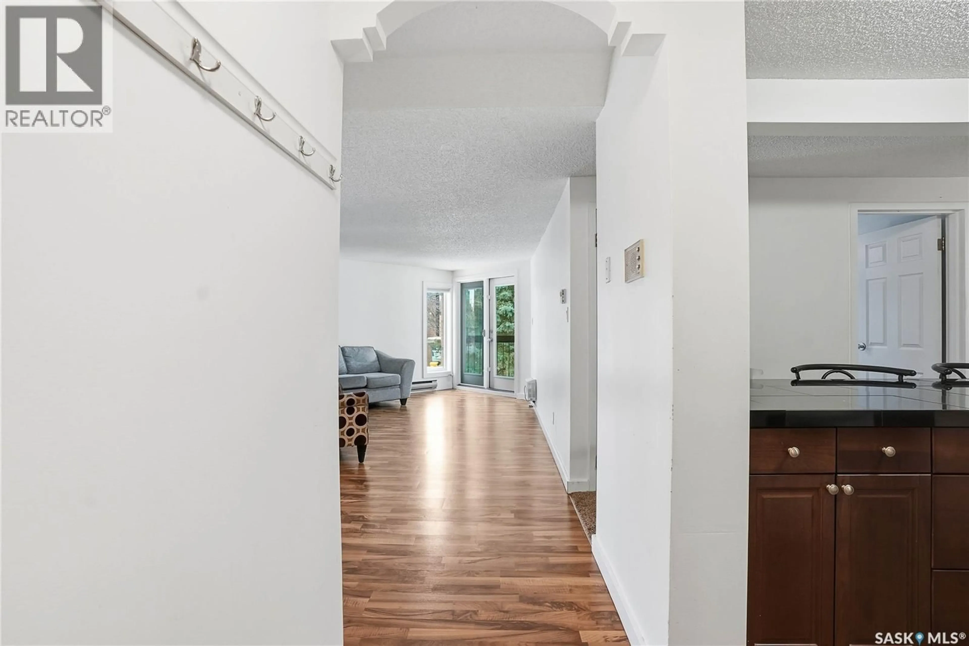 Indoor entryway for 203 - 427 TAIT COURT, Saskatoon Saskatchewan S7H5L3