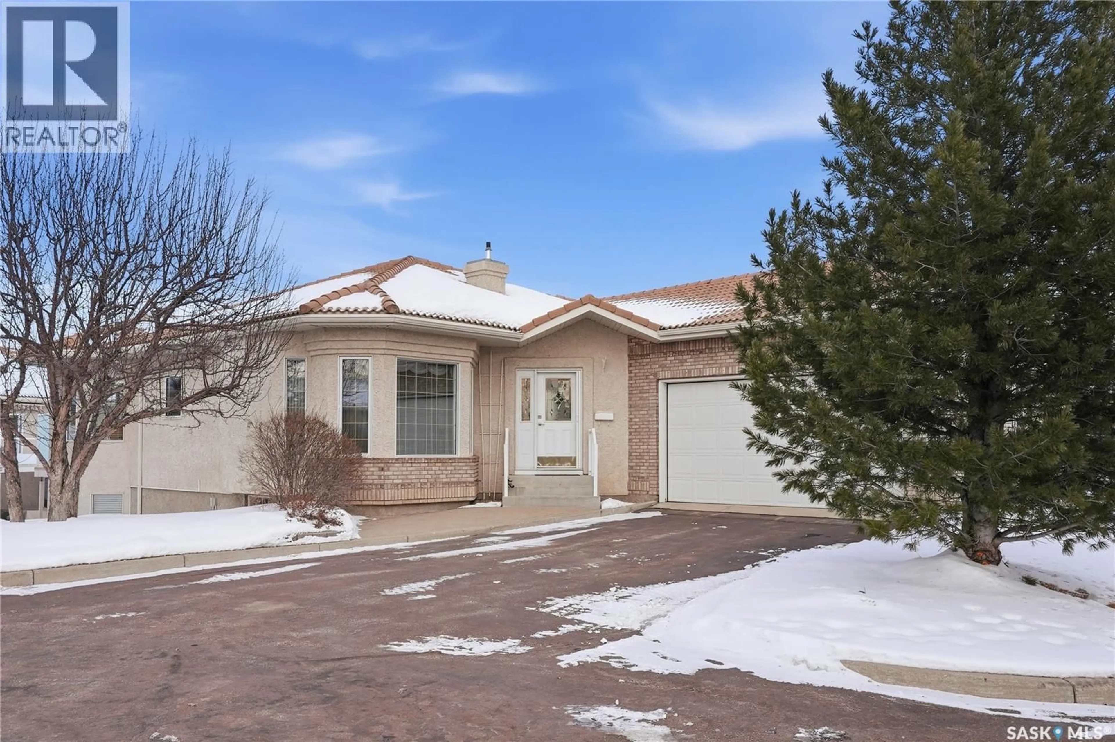 Home with vinyl exterior material, street for 315 - 25 BAYVIEW CRESCENT, Saskatoon Saskatchewan S7V1B5