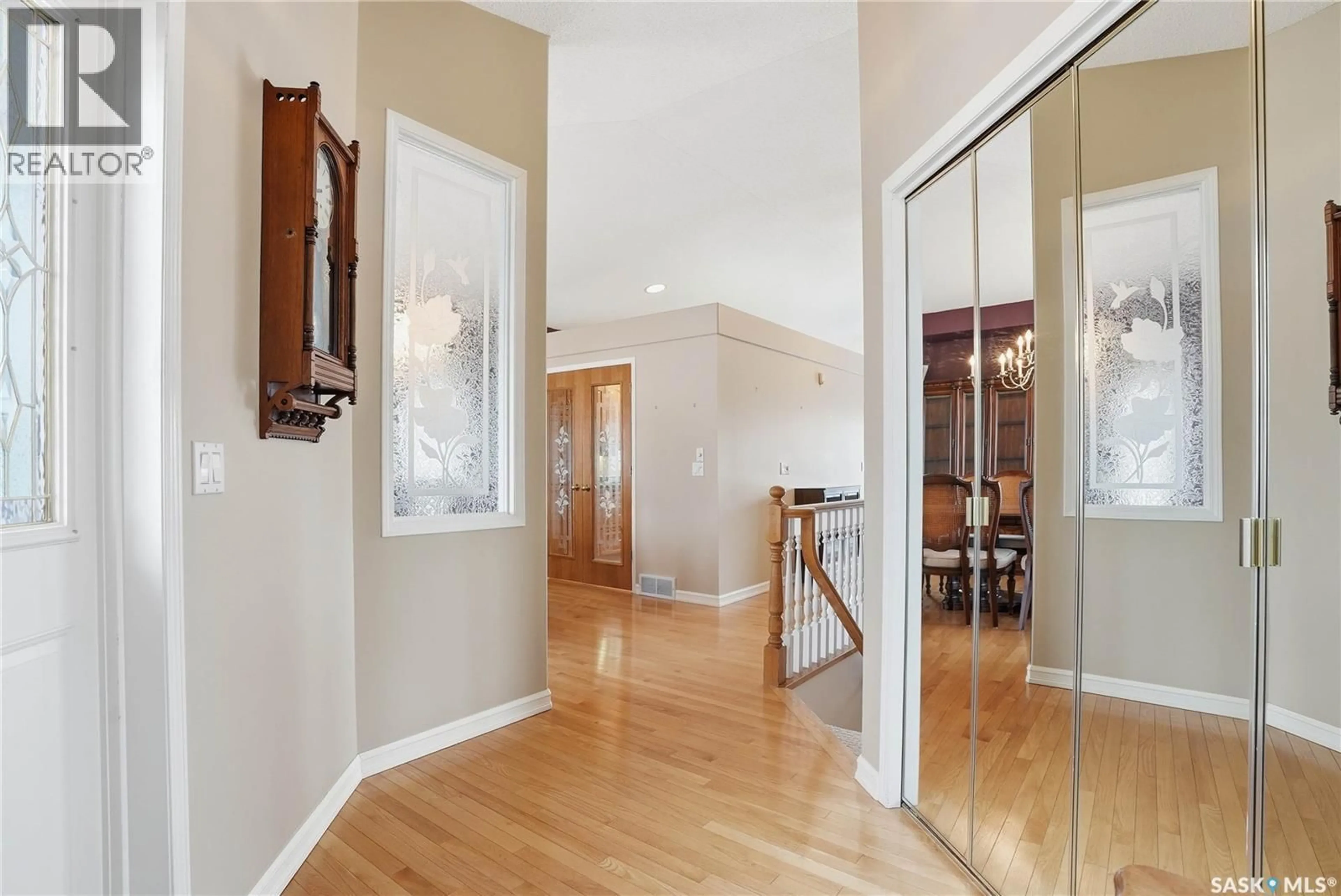 Indoor entryway for 315 - 25 BAYVIEW CRESCENT, Saskatoon Saskatchewan S7V1B5