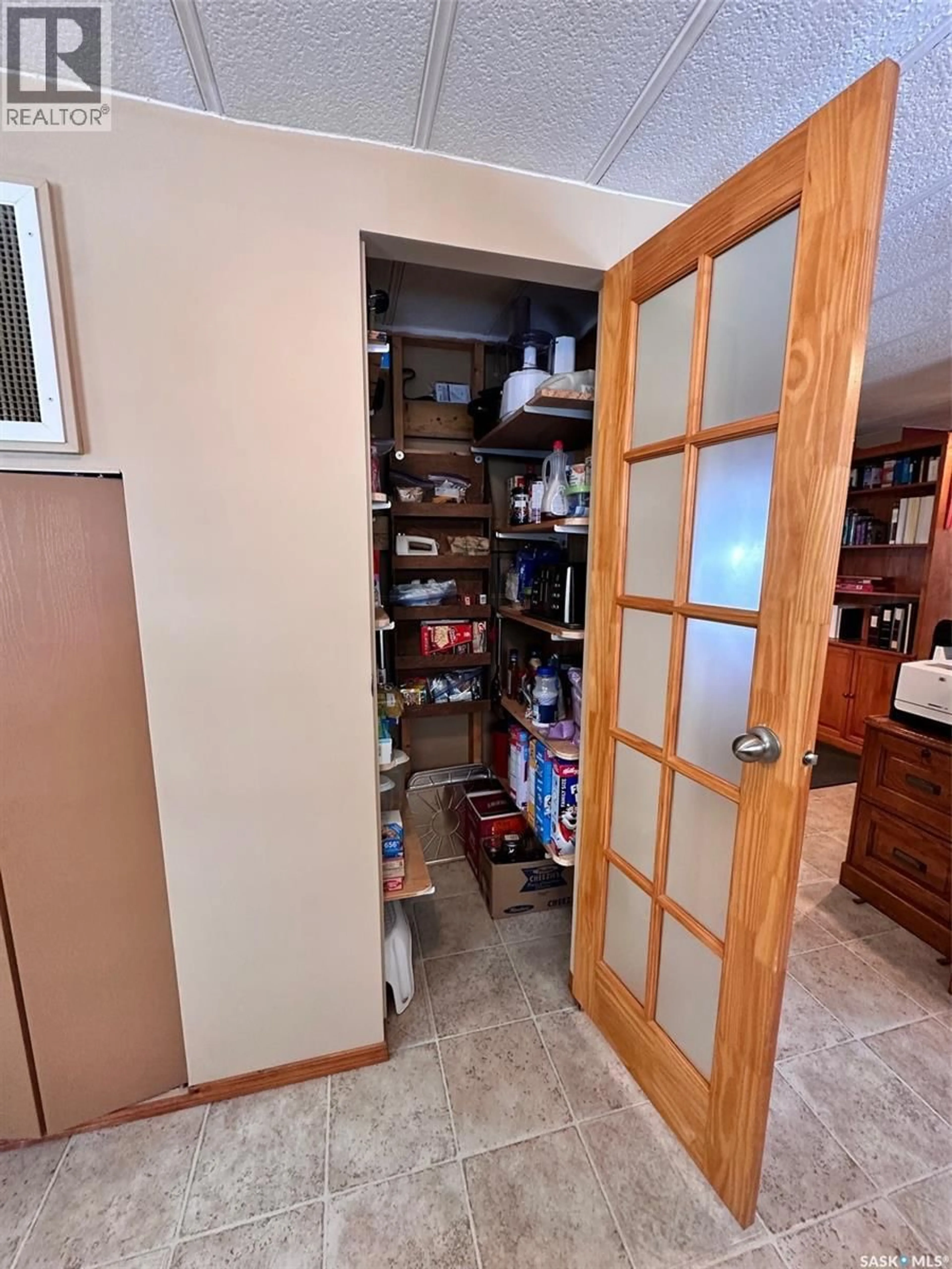 Storage room or clothes room or walk-in closet for 600 MEMORIAL DRIVE, Spiritwood Saskatchewan S0J2M0