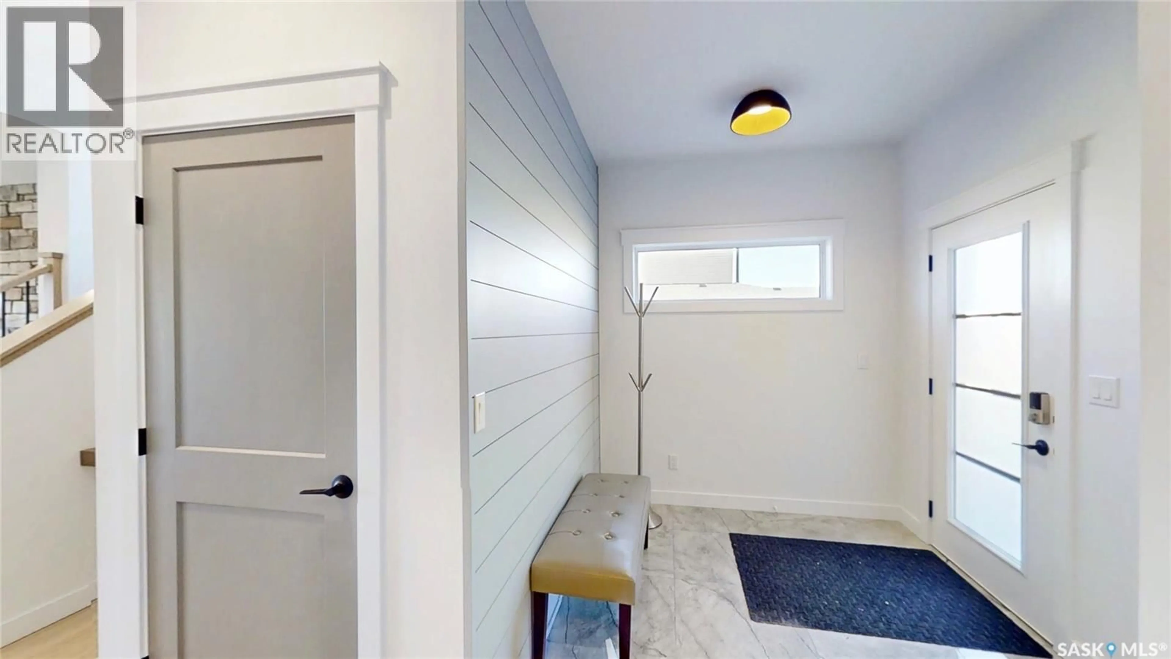 Indoor entryway for 727 NAZARALI UNION, Saskatoon Saskatchewan S7V1X4