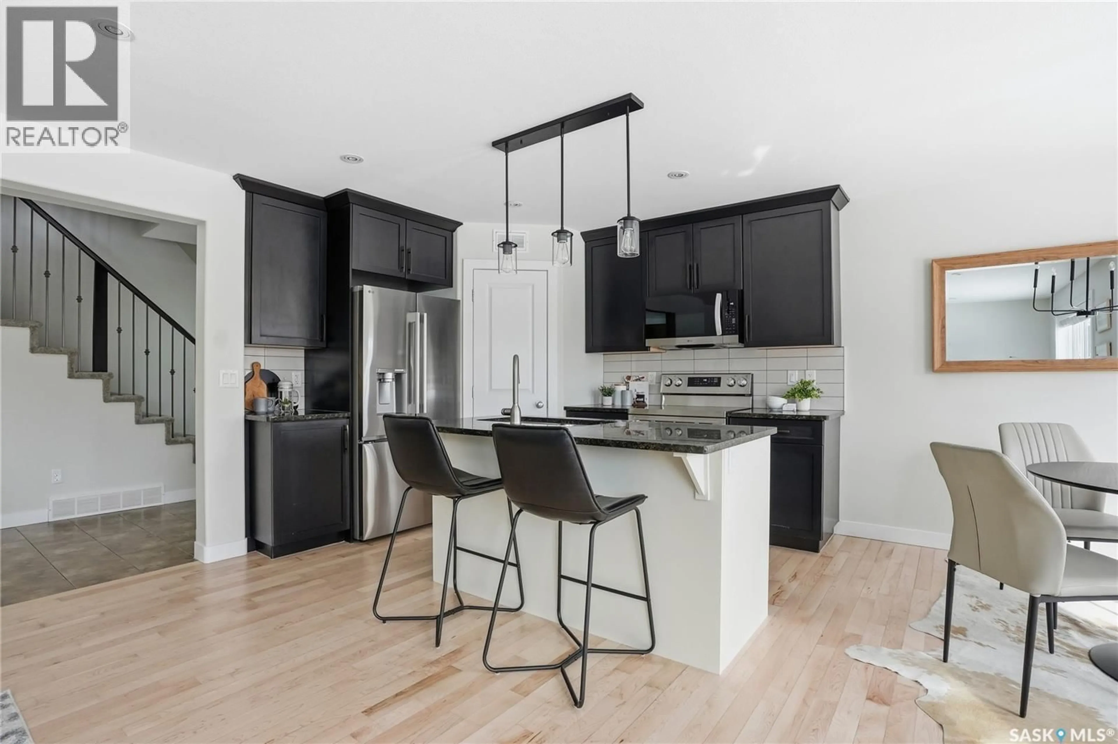 Open concept kitchen, unknown for 662 SUTTER BAY, Saskatoon Saskatchewan S7T0R5