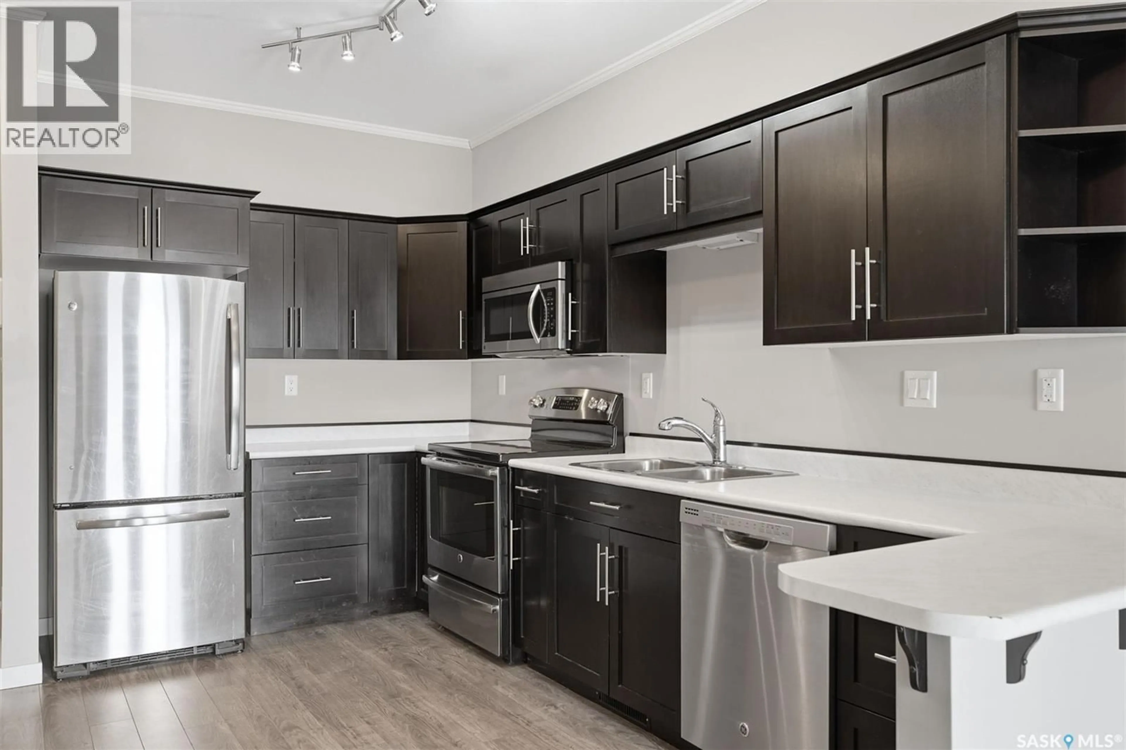 Unknown for 120 545 HASSARD CLOSE, Saskatoon Saskatchewan S7L6V3