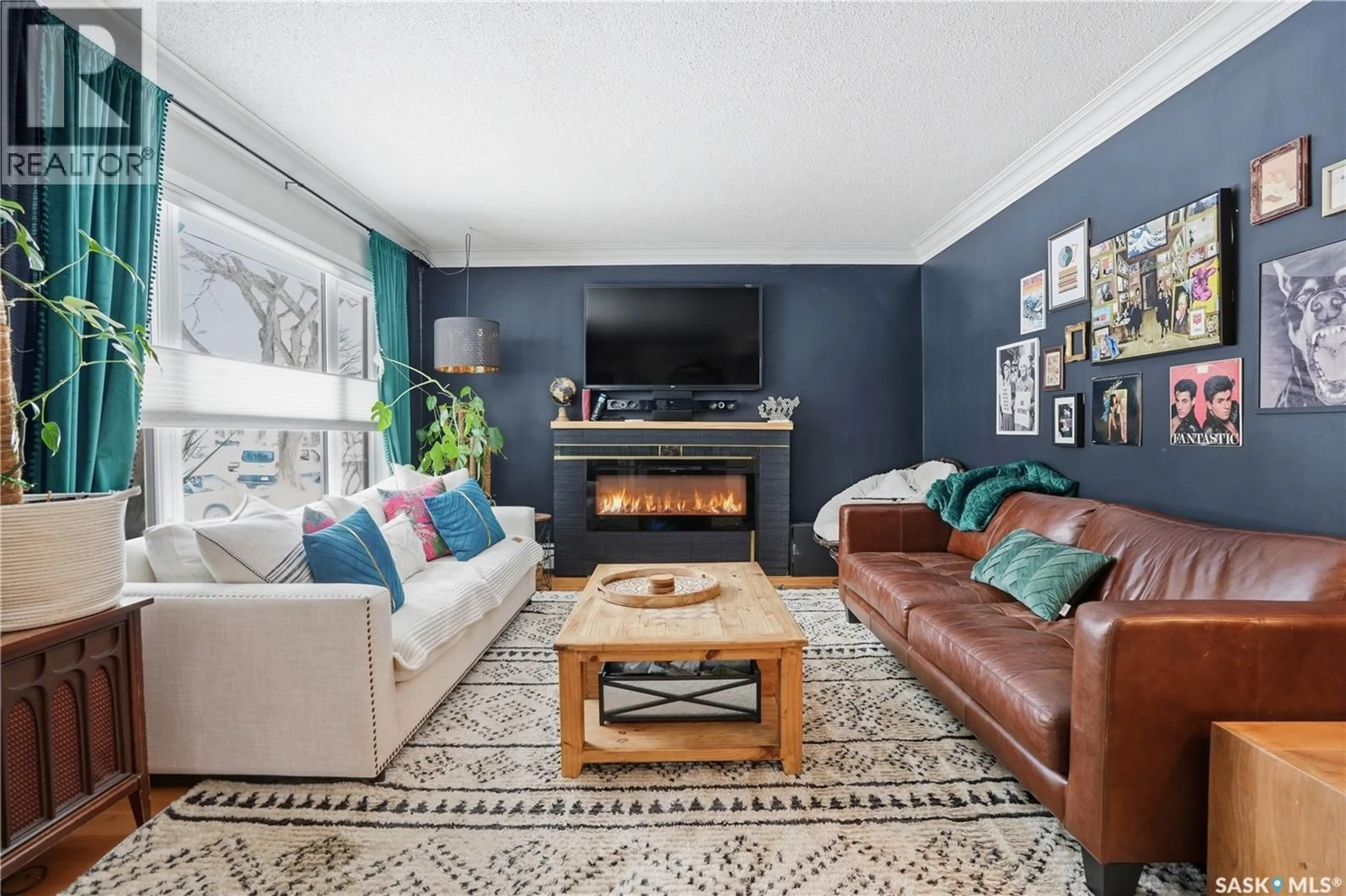 Living room with furniture, unknown for 2804 HILL AVENUE, Regina Saskatchewan S4S0V7