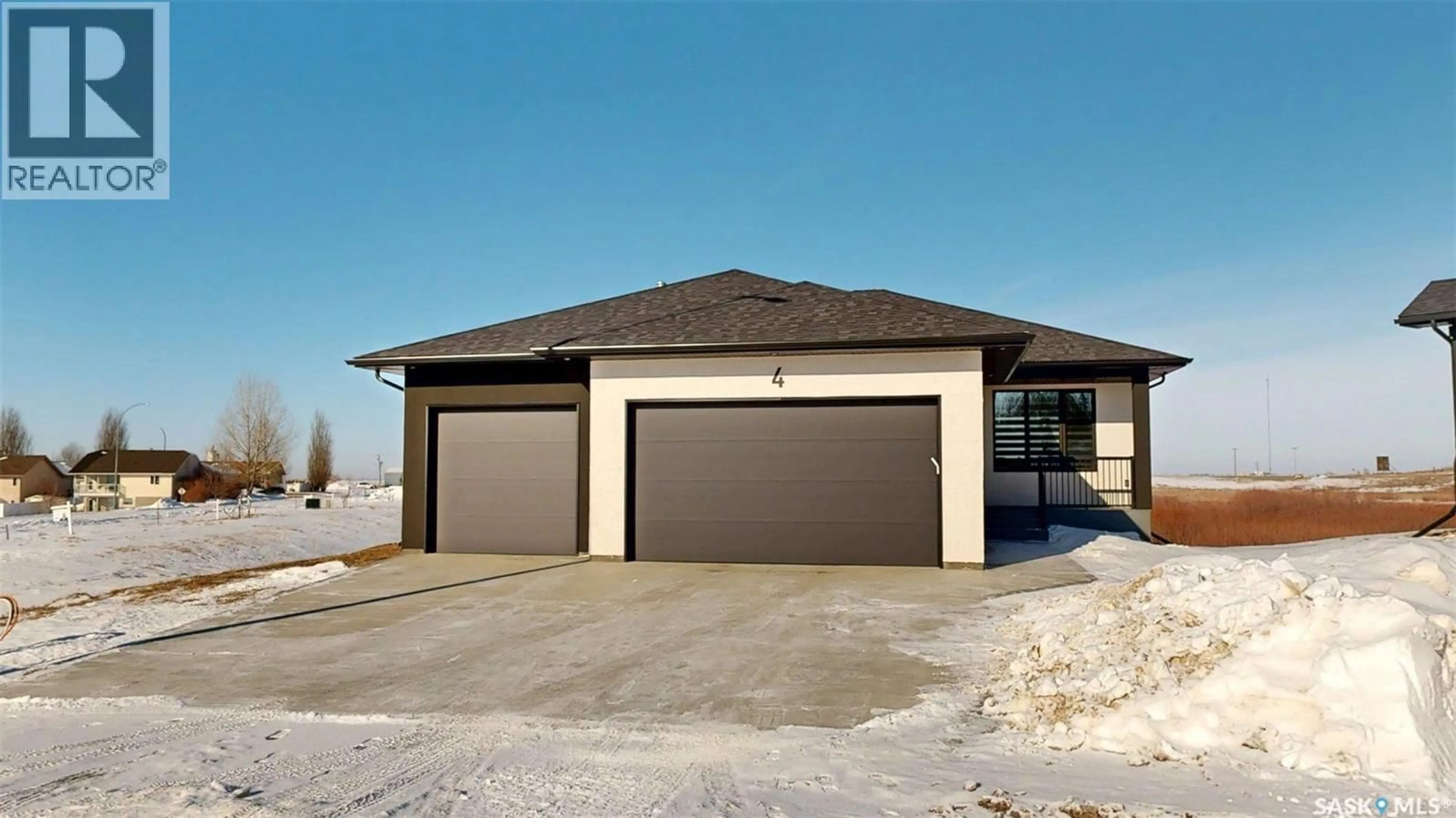 Indoor garage for 4 AARON COURT, Pilot Butte Saskatchewan S0G3Z0