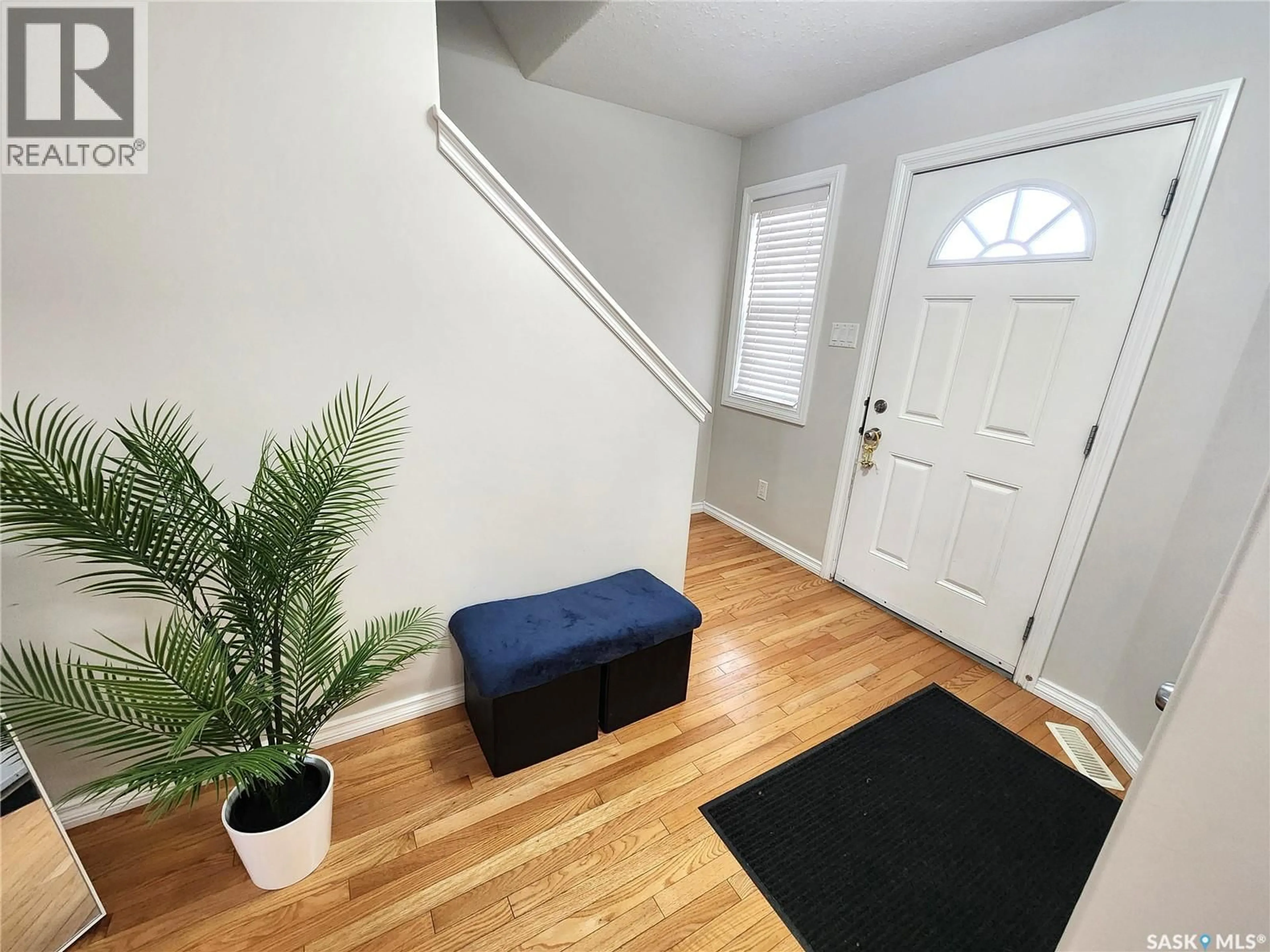 Indoor entryway for 106 - 2201 NEWCOMBE DRIVE, Estevan Saskatchewan S4A2T6