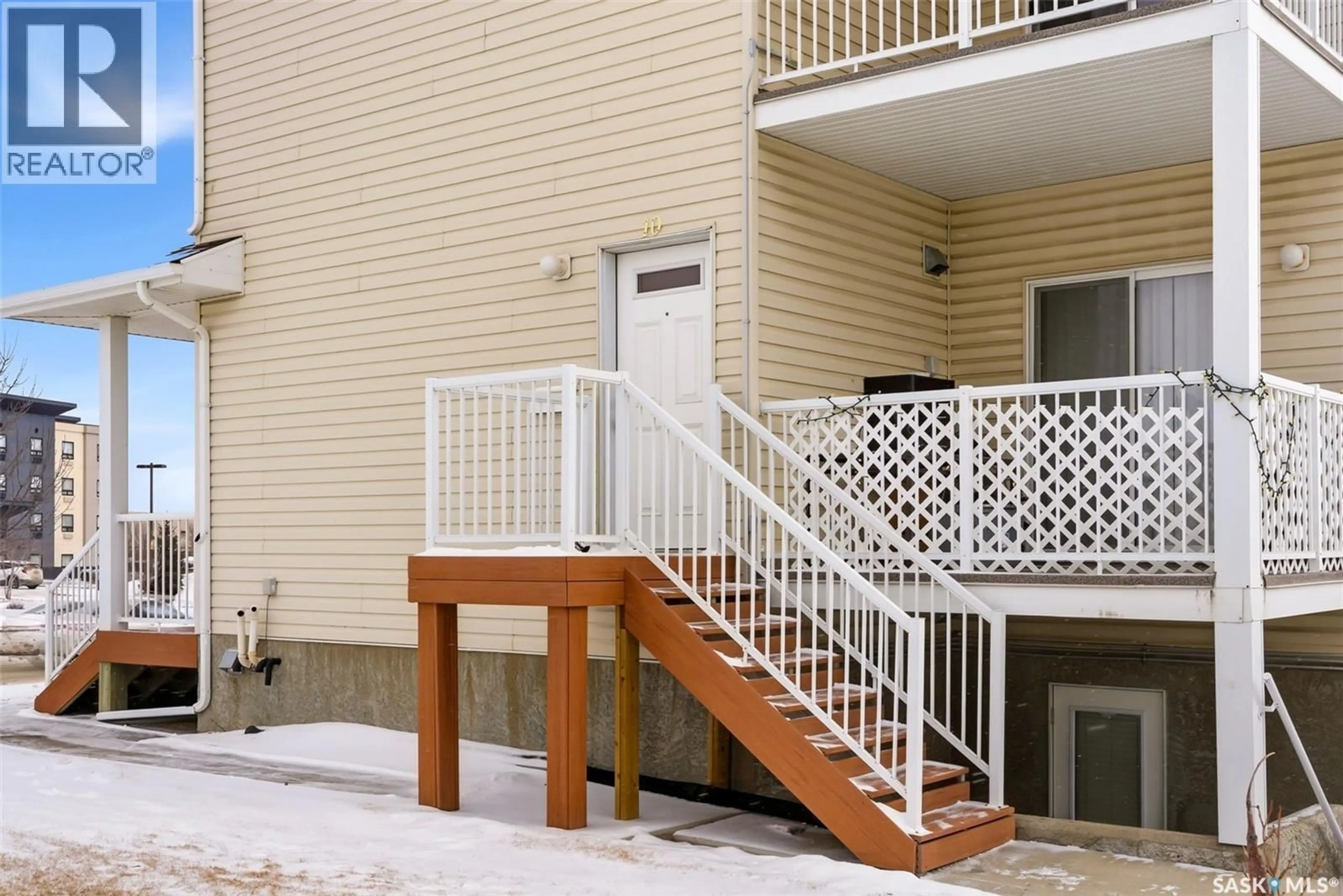 Patio, unknown for 10 - 5004 JAMES HILL ROAD, Regina Saskatchewan S4W0E8