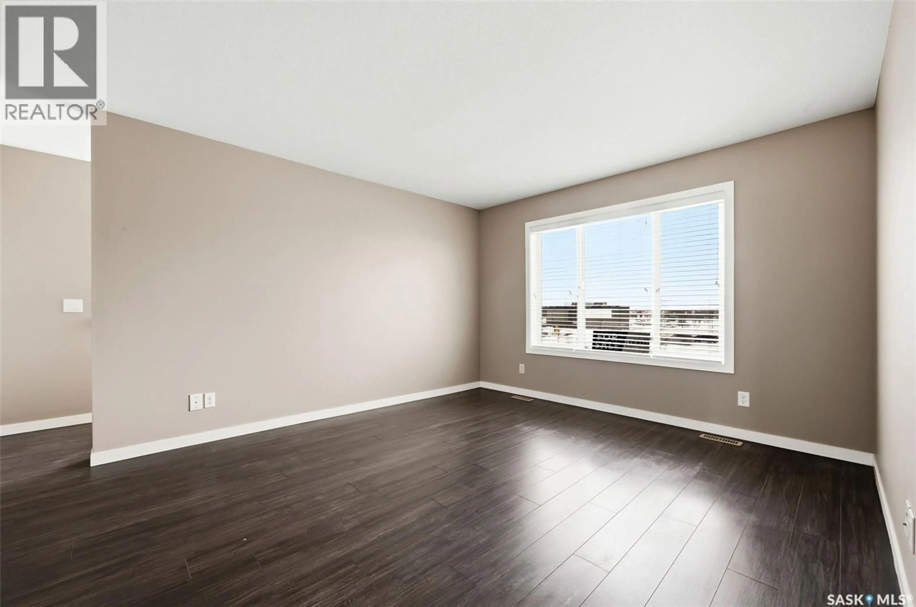 A pic of a room for 10 - 5004 JAMES HILL ROAD, Regina Saskatchewan S4W0E8