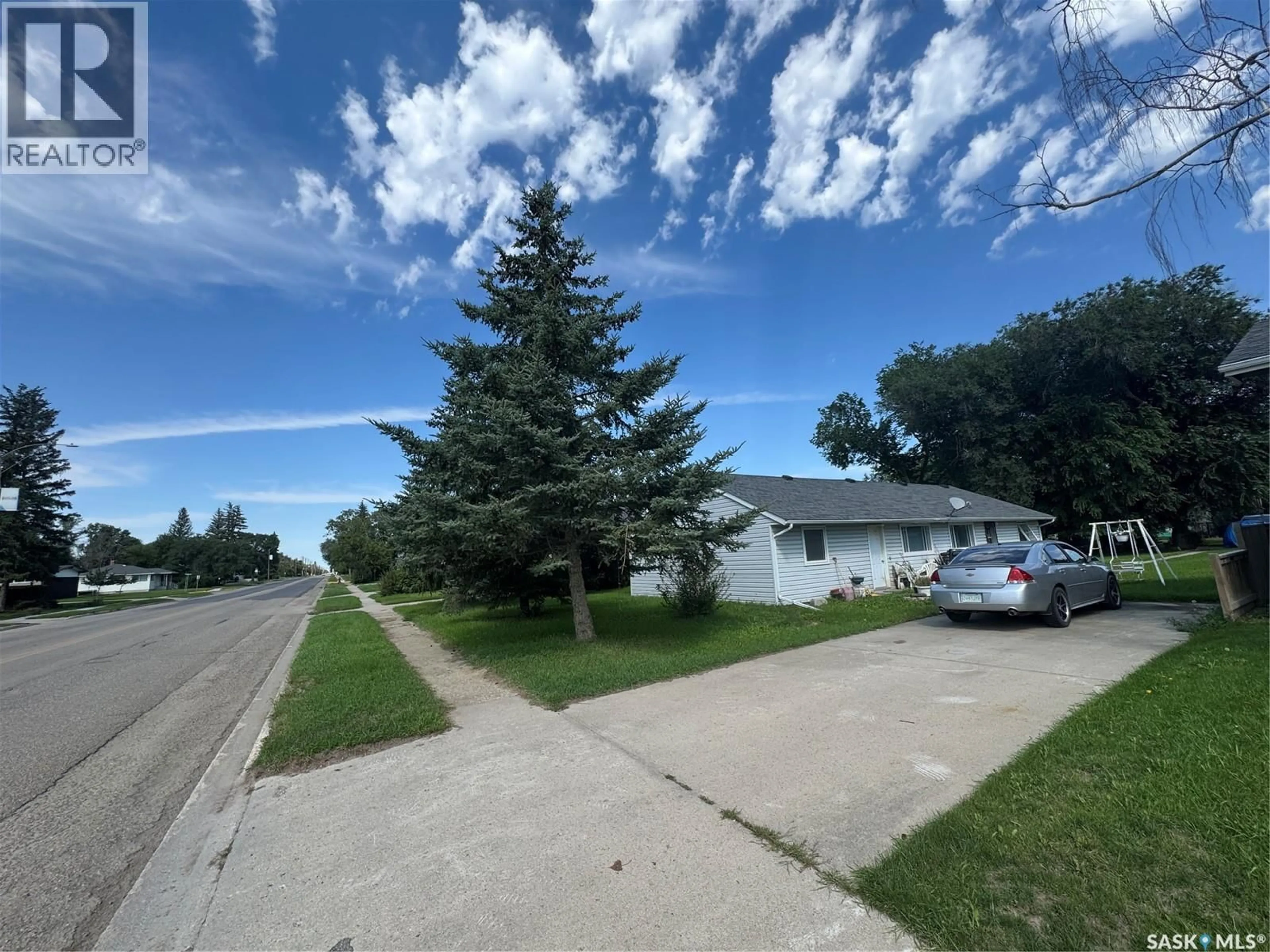 A pic from outside/outdoor area/front of a property/back of a property/a pic from drone, street for 421 MCKENZIE STREET, Outlook Saskatchewan S0L2N0