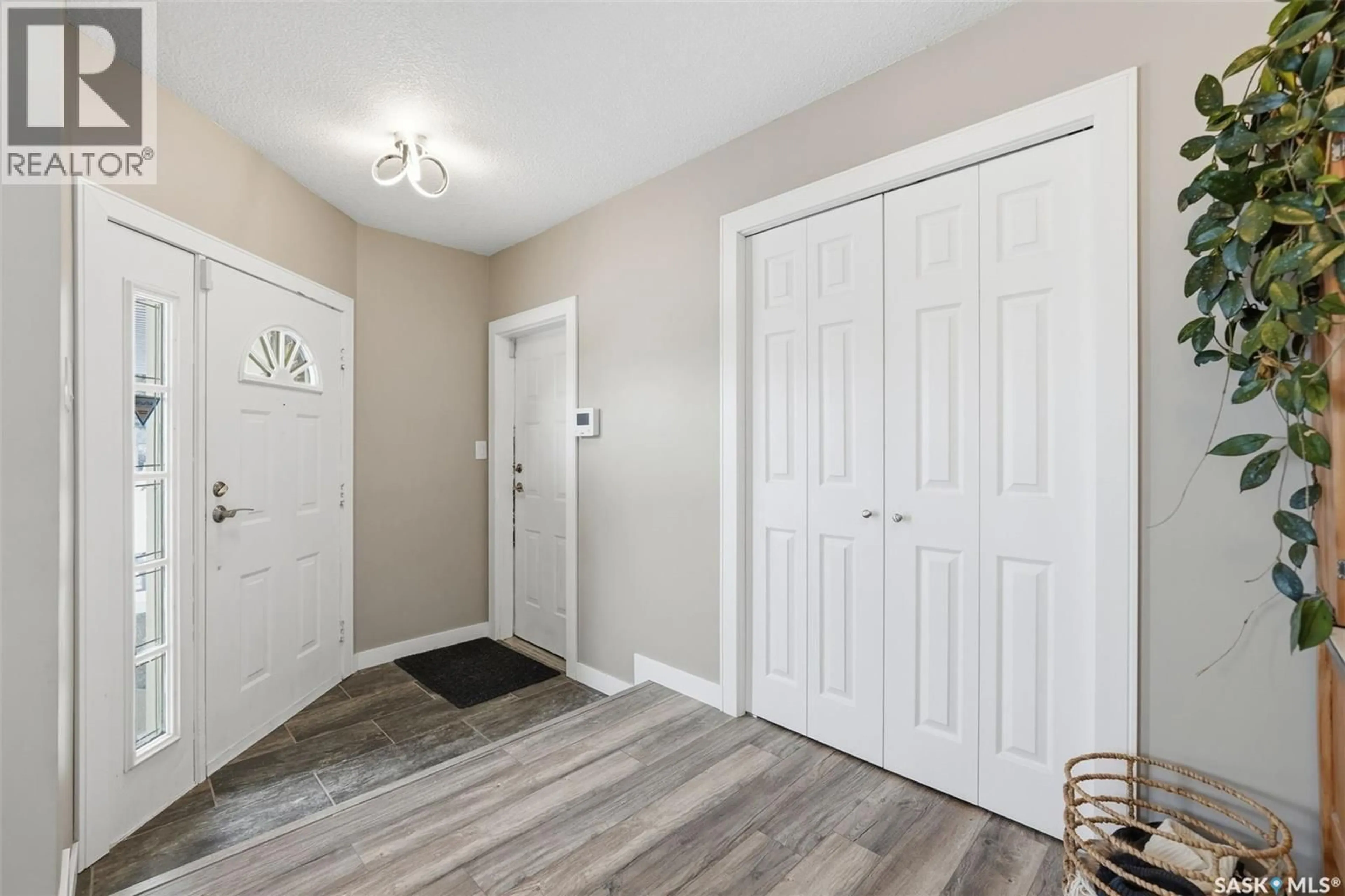 Indoor entryway for 217 13TH AVENUE, Watrous Saskatchewan S0K4T0