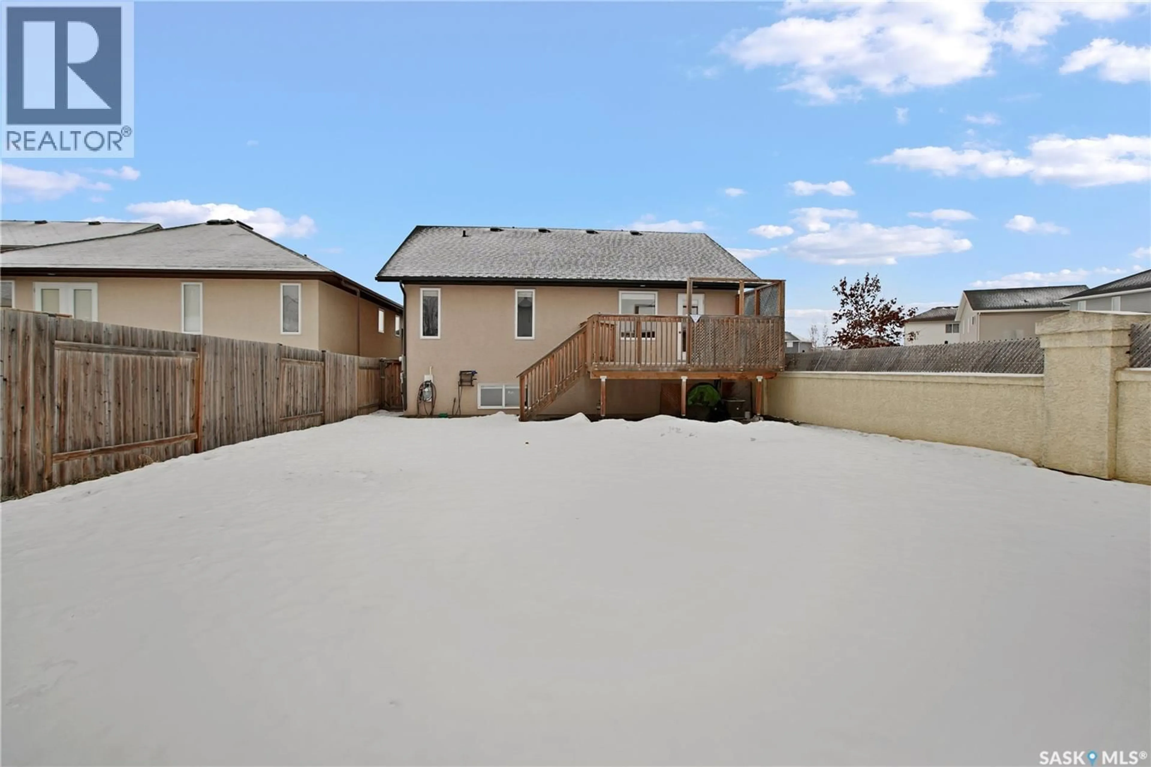 Patio, street for 1131 DENHAM RISE, Saskatoon Saskatchewan S7R0B2