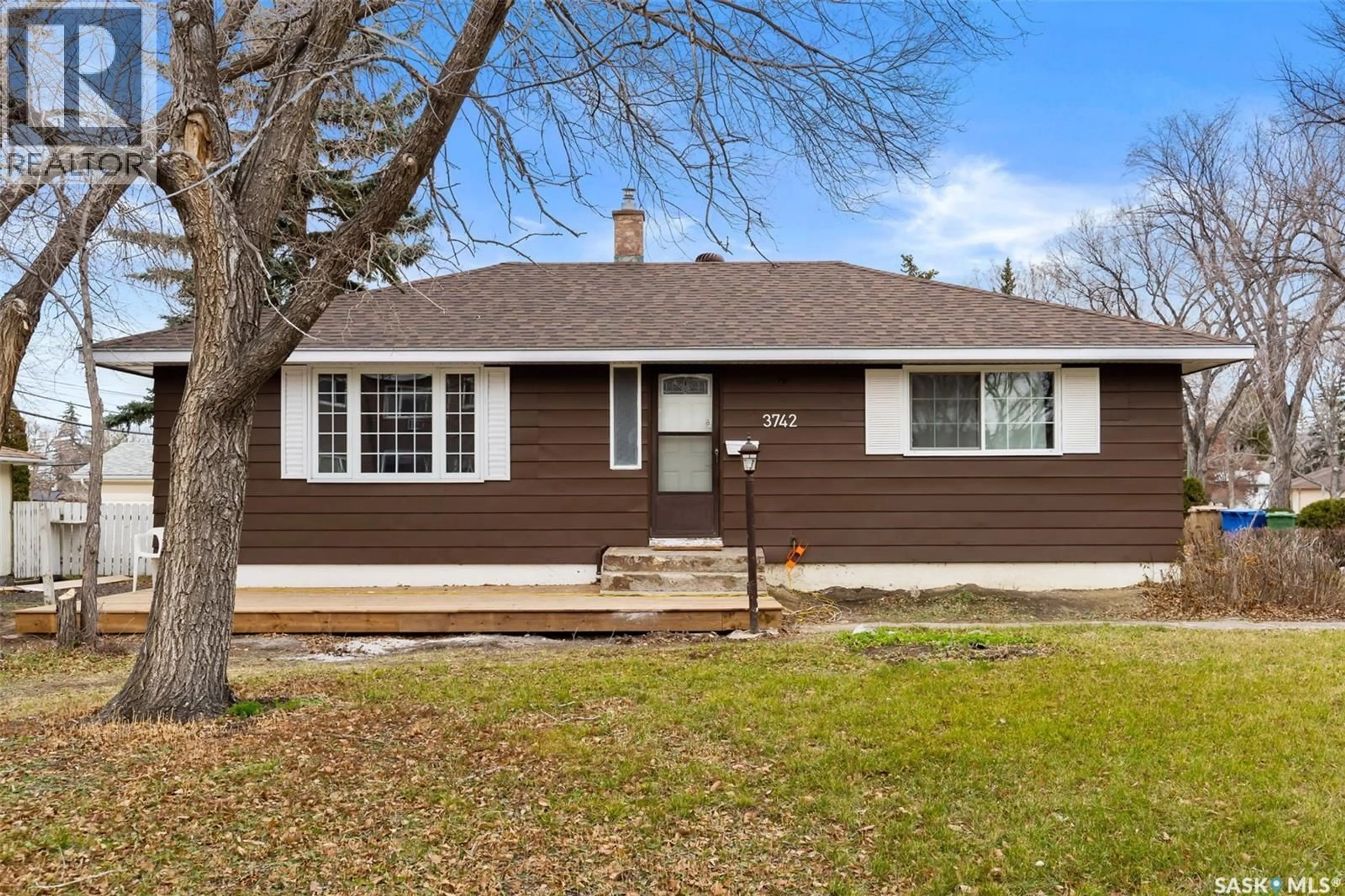 Home with vinyl exterior material, street for 3742 ARGYLE ROAD, Regina Saskatchewan S4S2C2