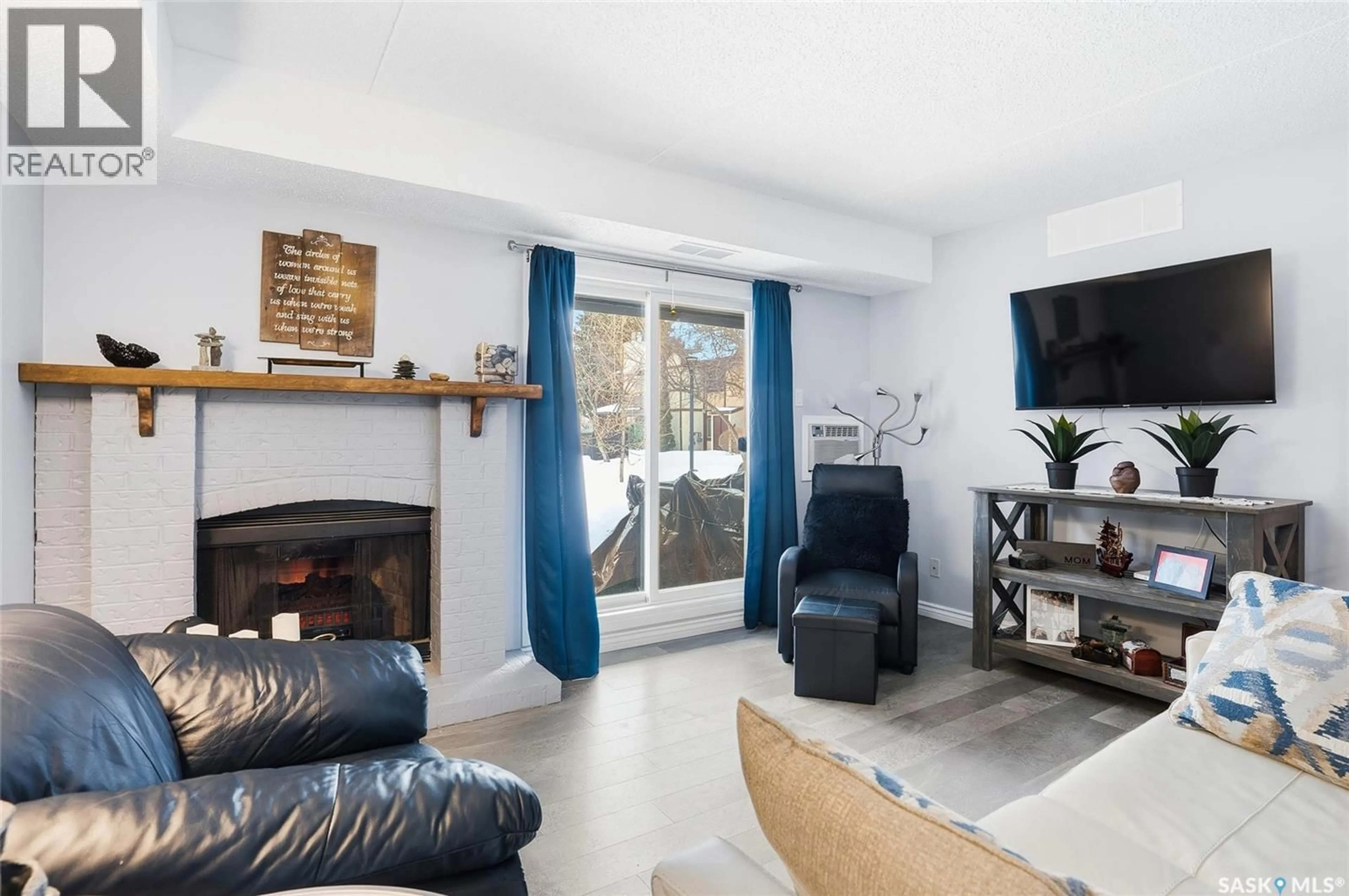 Living room with furniture, unknown for 603 - 702 LENORE DRIVE, Saskatoon Saskatchewan S7K6S1