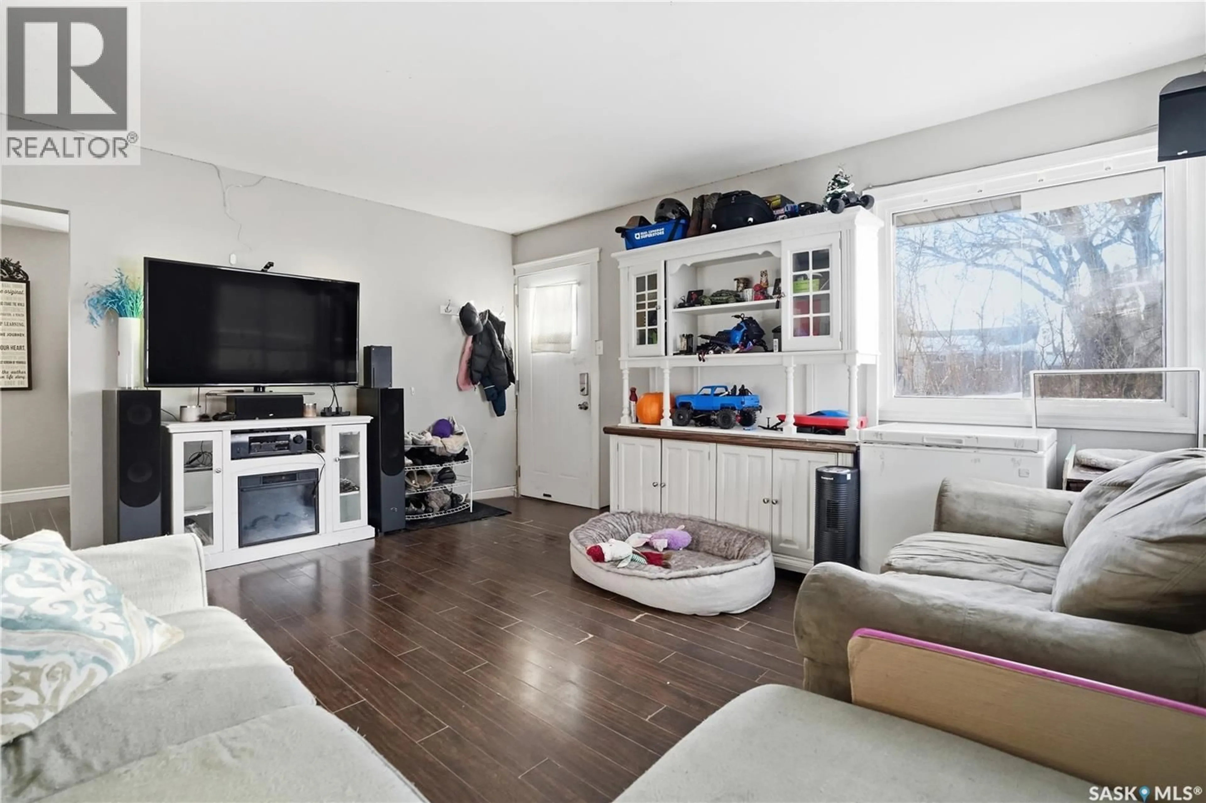 Living room with furniture, unknown for 118 OTTAWA STREET, Regina Saskatchewan S4R1N2