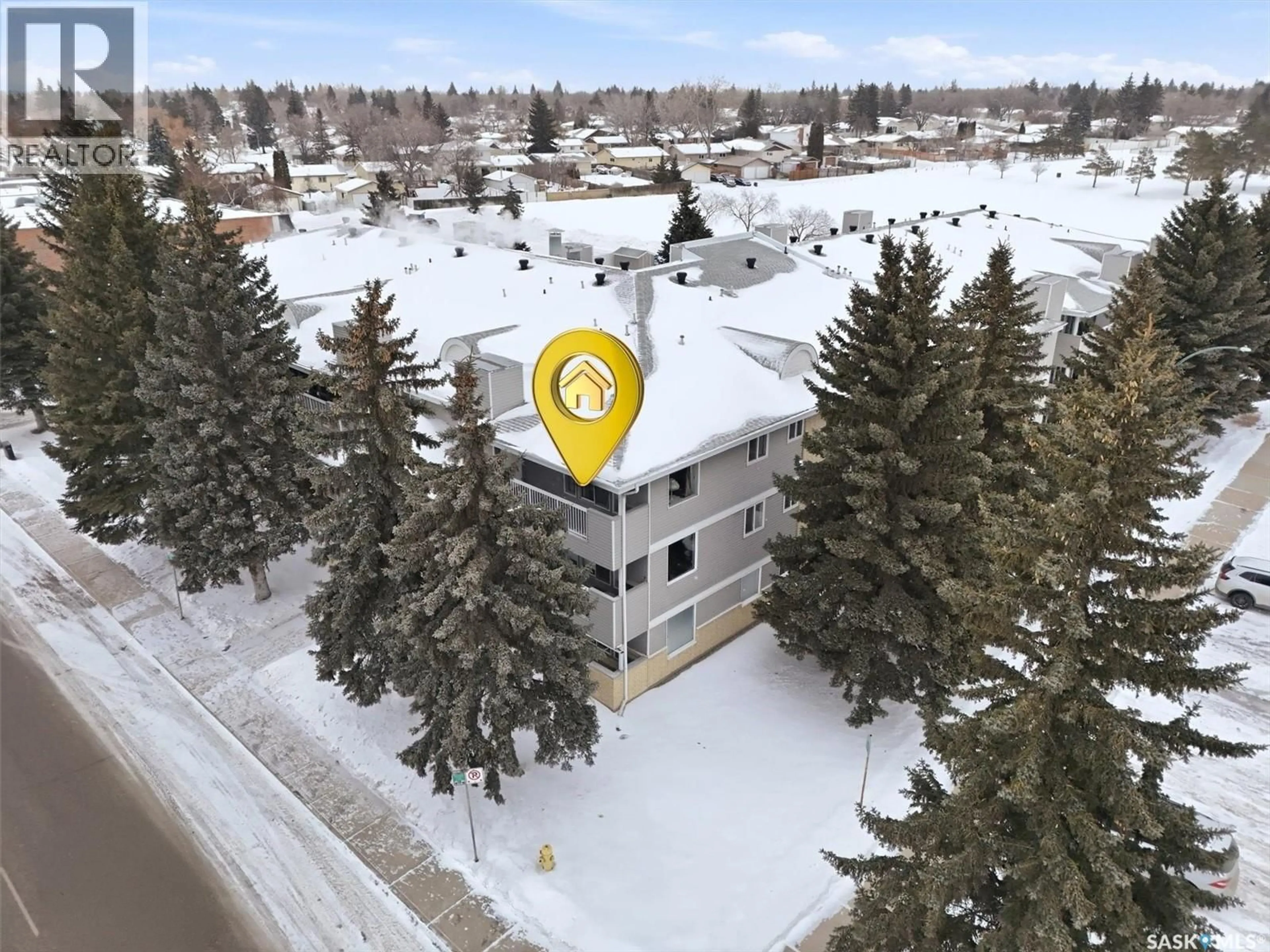 A pic from outside/outdoor area/front of a property/back of a property/a pic from drone, building for 306 - 706 CONFEDERATION DRIVE, Saskatoon Saskatchewan S7L5R7