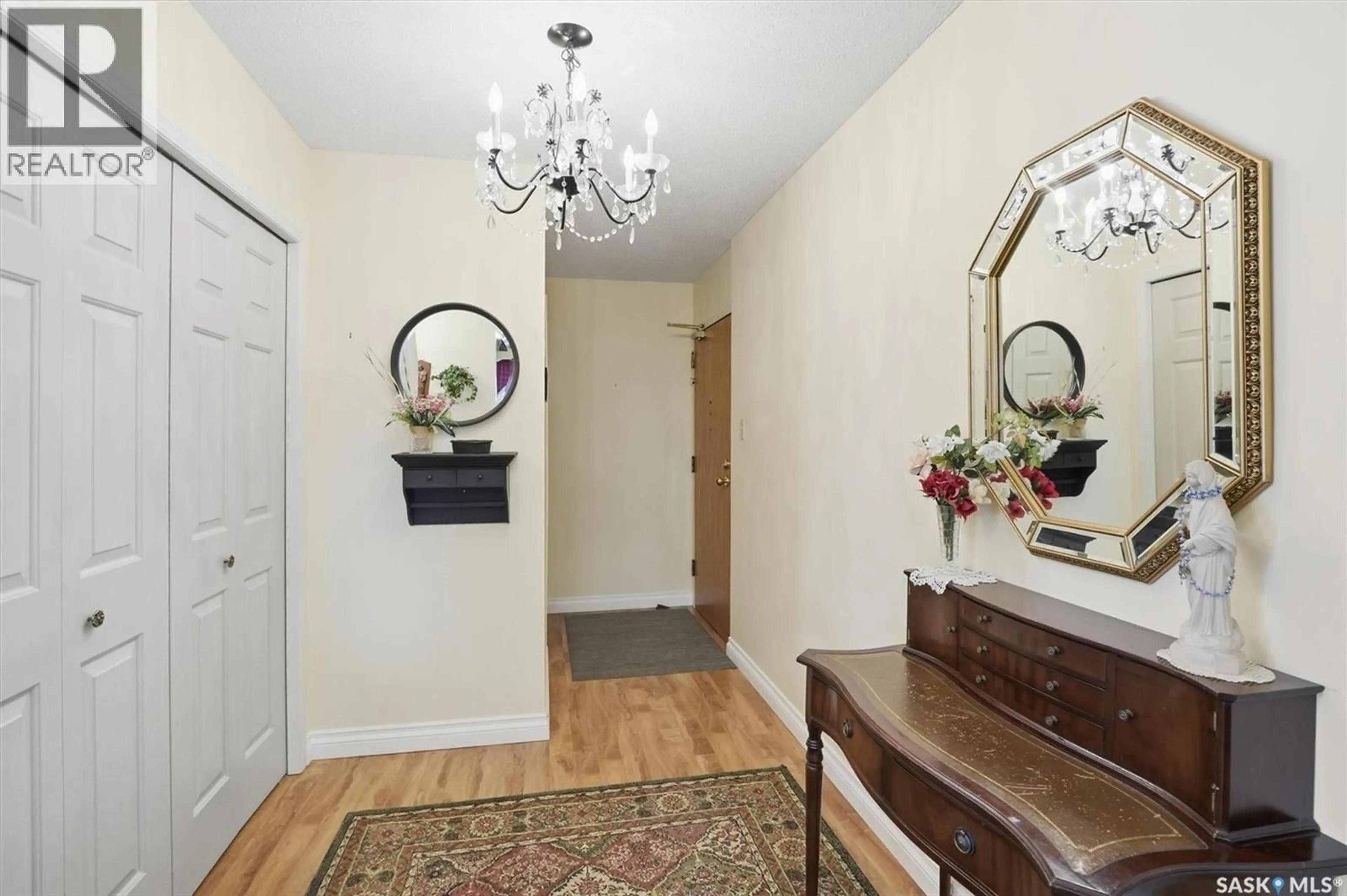 Indoor entryway for 306 - 706 CONFEDERATION DRIVE, Saskatoon Saskatchewan S7L5R7