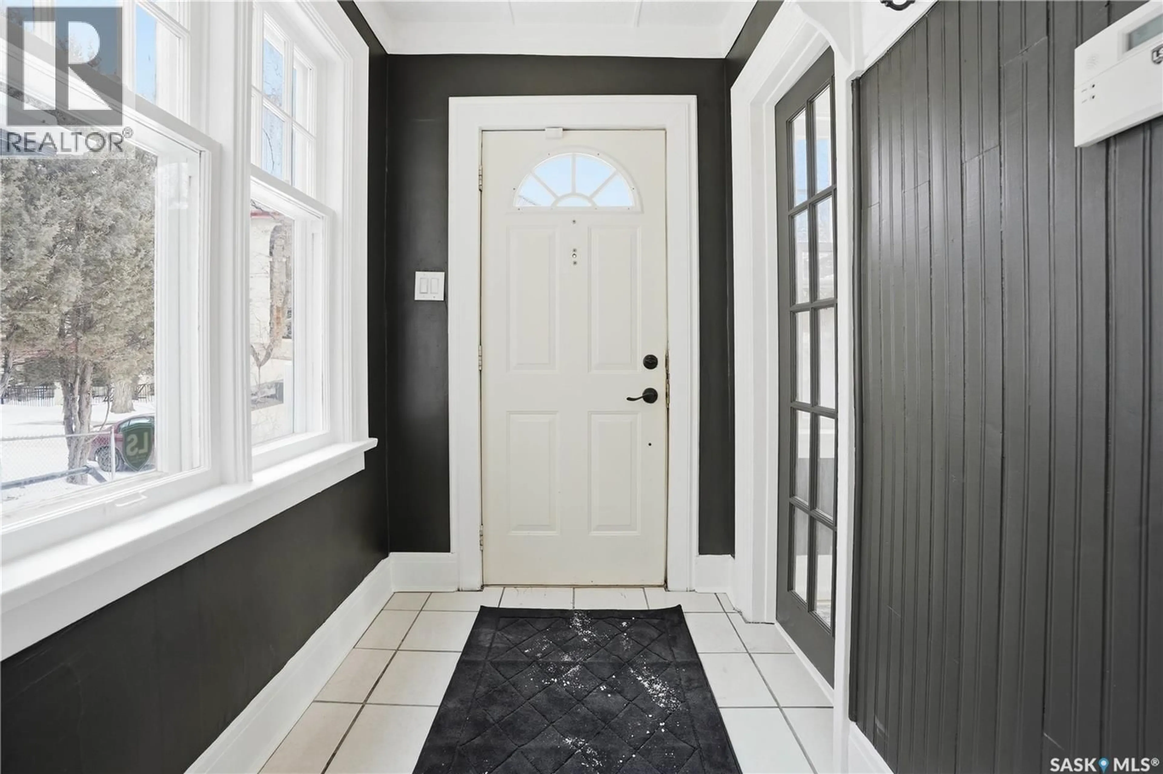 Indoor entryway for 2160 OSLER STREET, Regina Saskatchewan S4P1W6