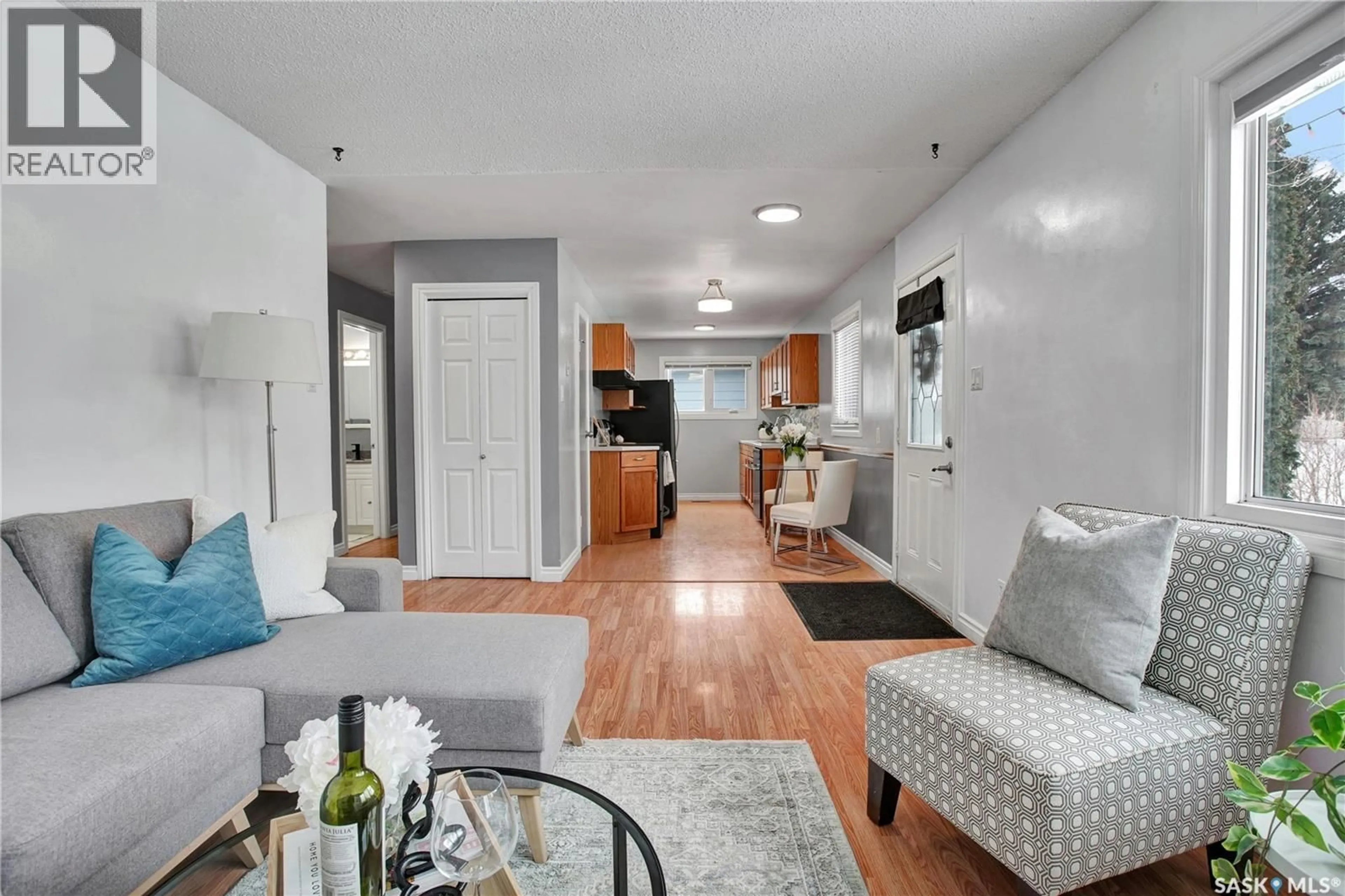 Living room with furniture, unknown for 419 HULL CRESCENT, Saskatoon Saskatchewan S7M4H6