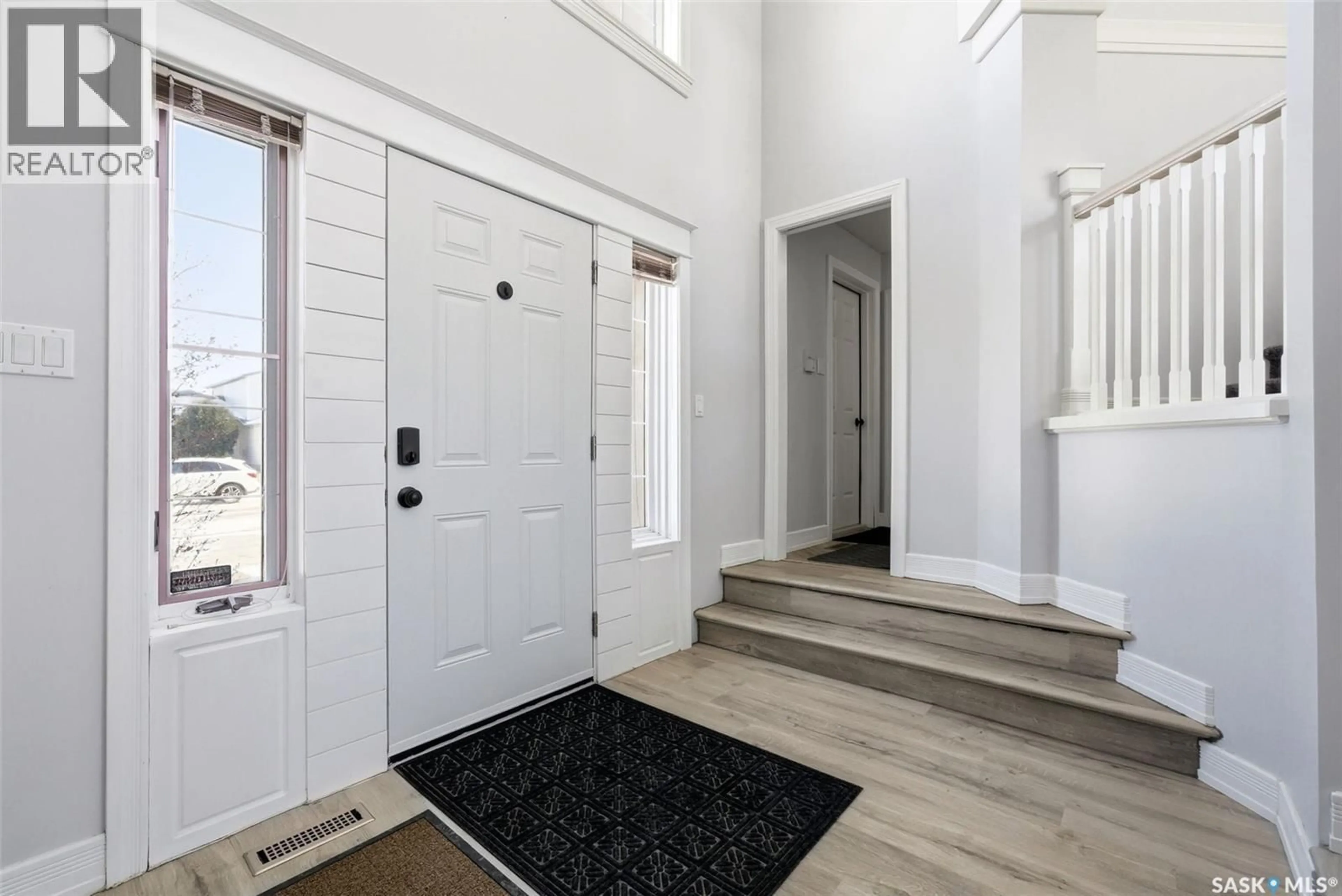 Indoor entryway for 5255 STAFF CRESCENT, Regina Saskatchewan S4X4M2