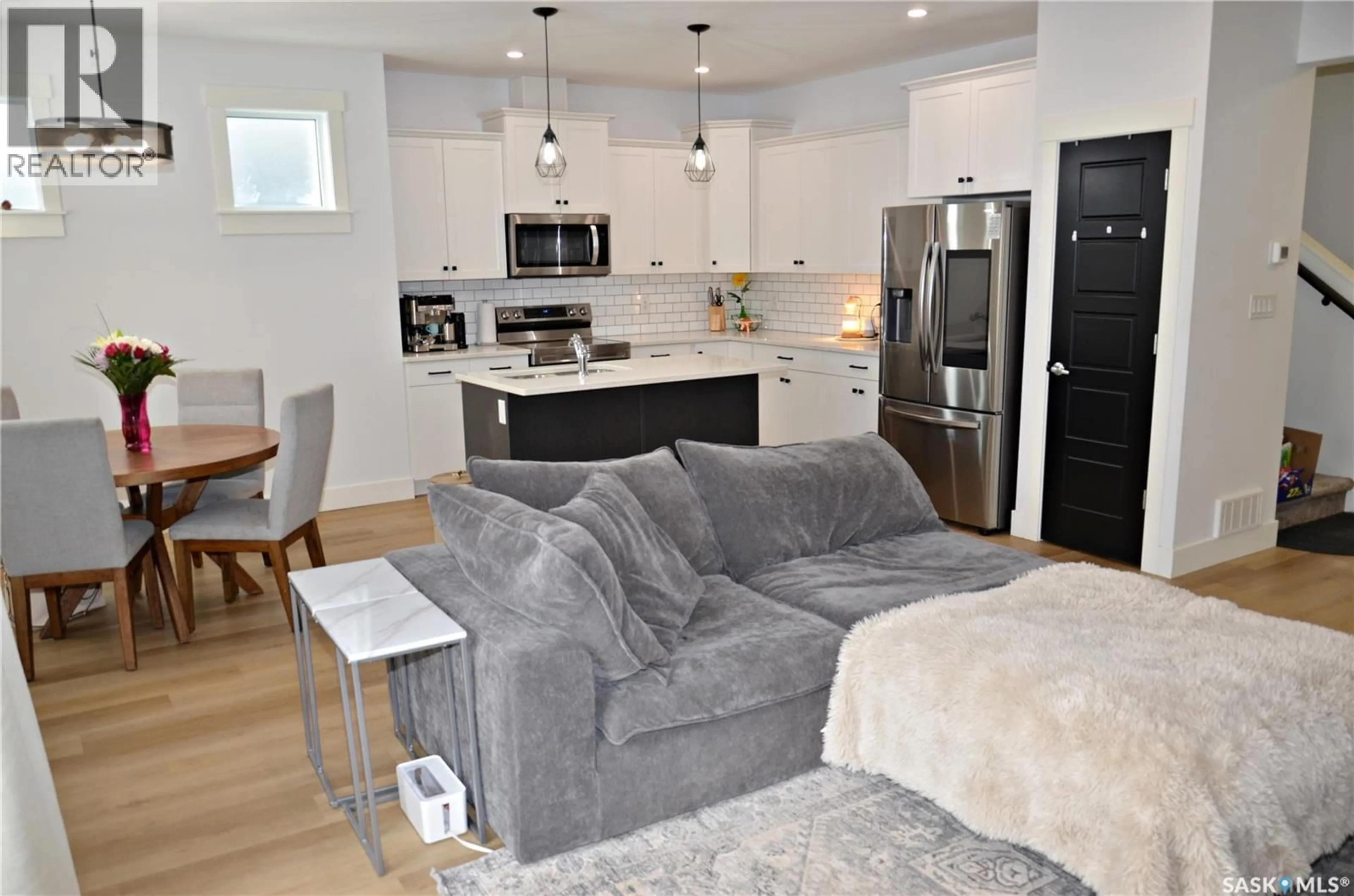 Open concept kitchen, unknown for 91 900 ST ANDREWS LANE, Warman Saskatchewan S0K4S4