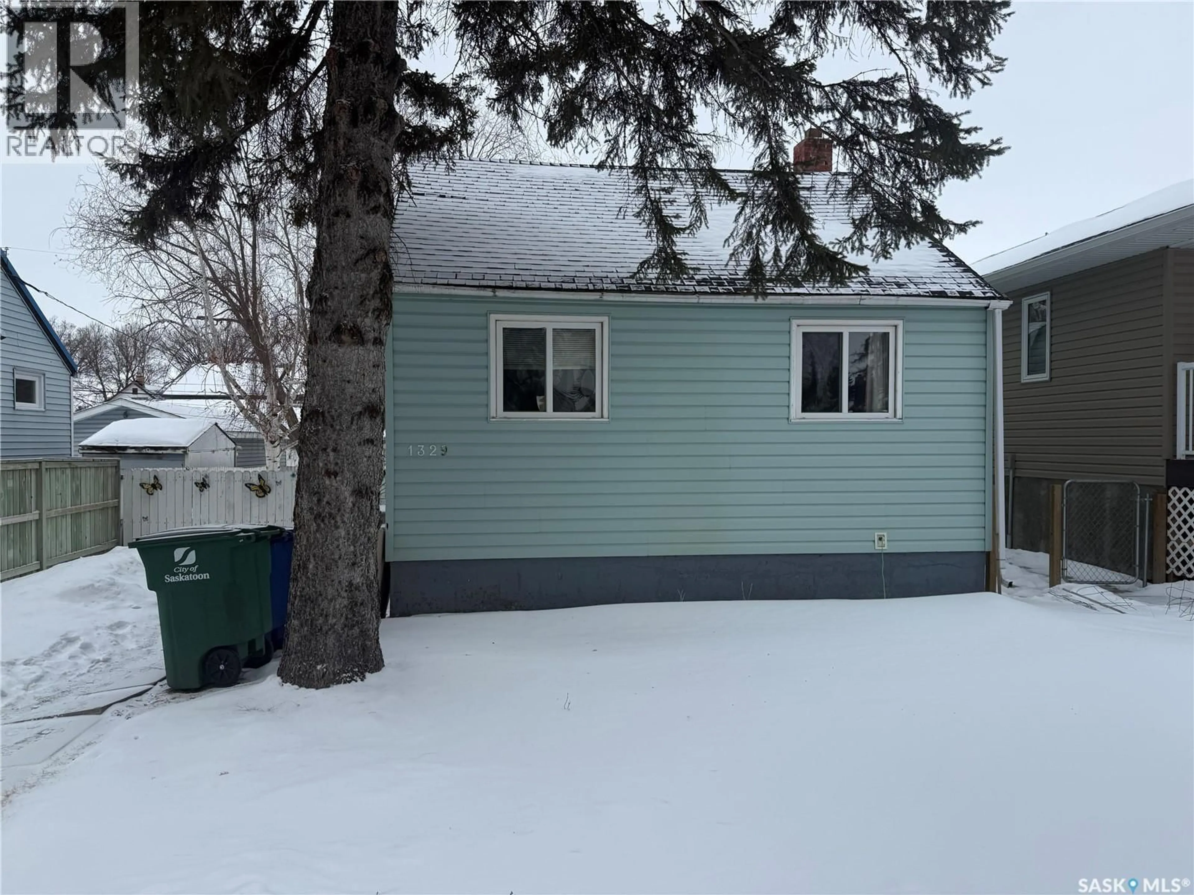 Shed for 1329 G AVENUE, Saskatoon Saskatchewan S7L2A6