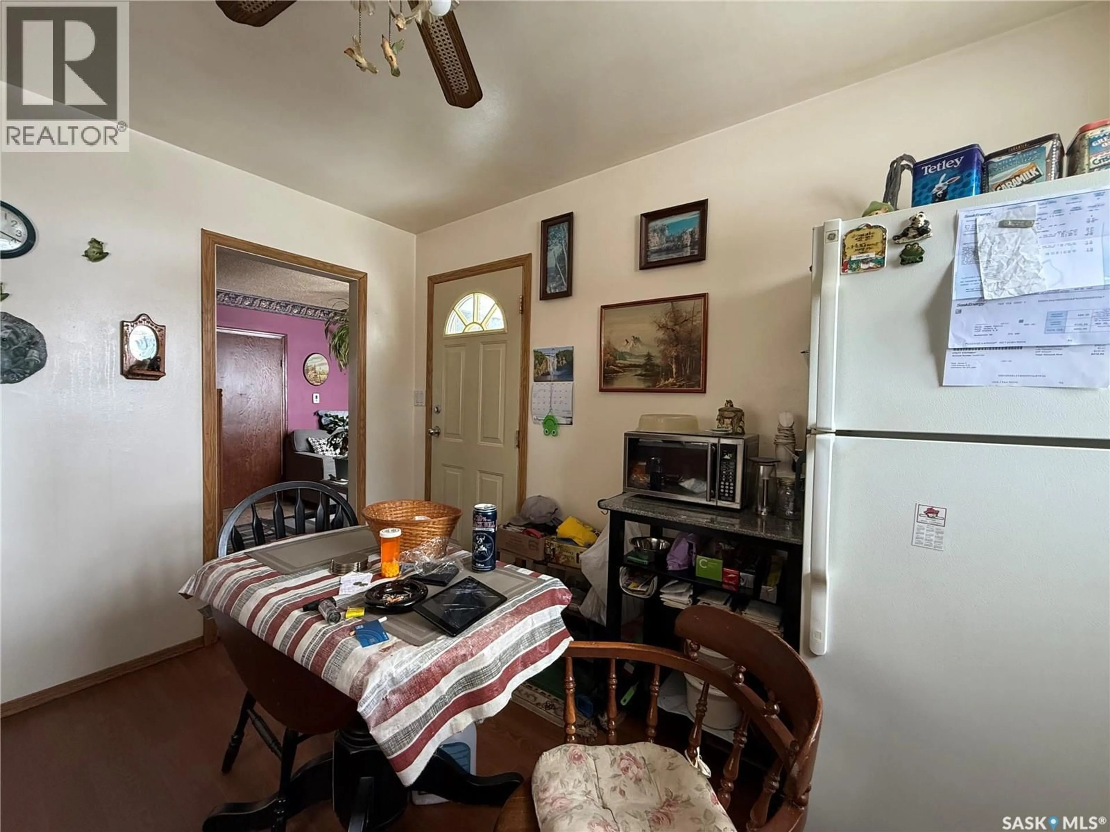 A pic of a room for 1329 G AVENUE, Saskatoon Saskatchewan S7L2A6